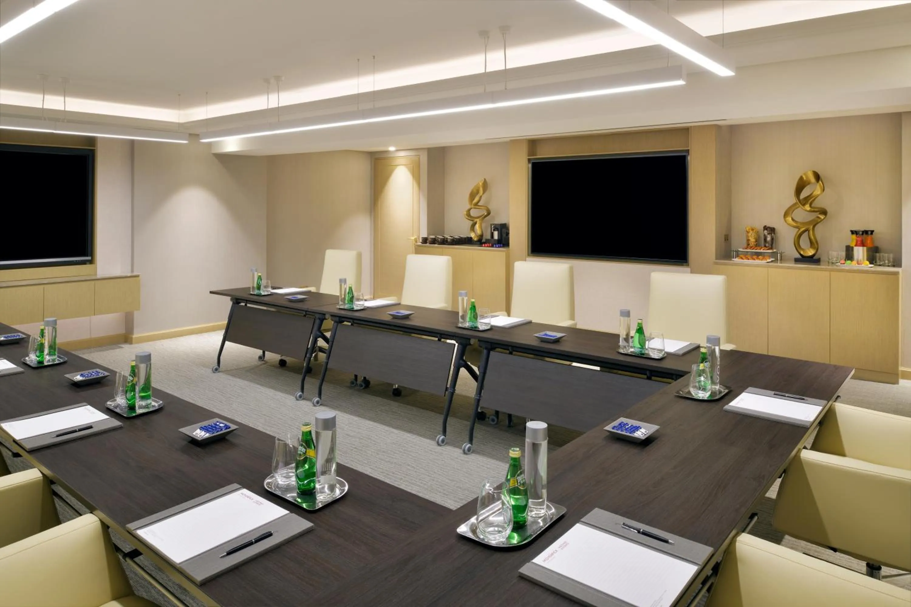 Meeting/conference room in Mövenpick Hotel Bahrain