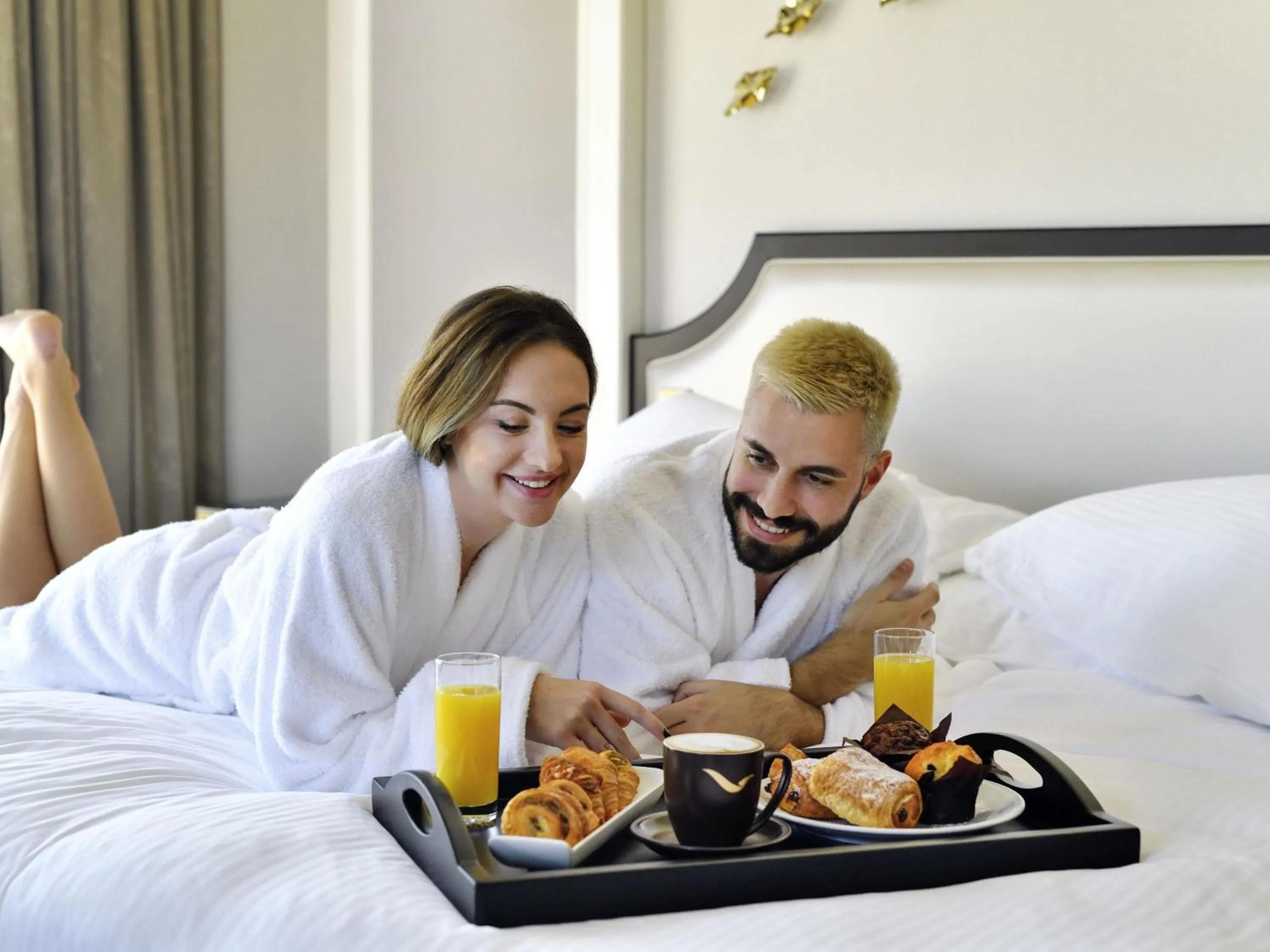 Breakfast, Bed in Mövenpick Hotel Bahrain