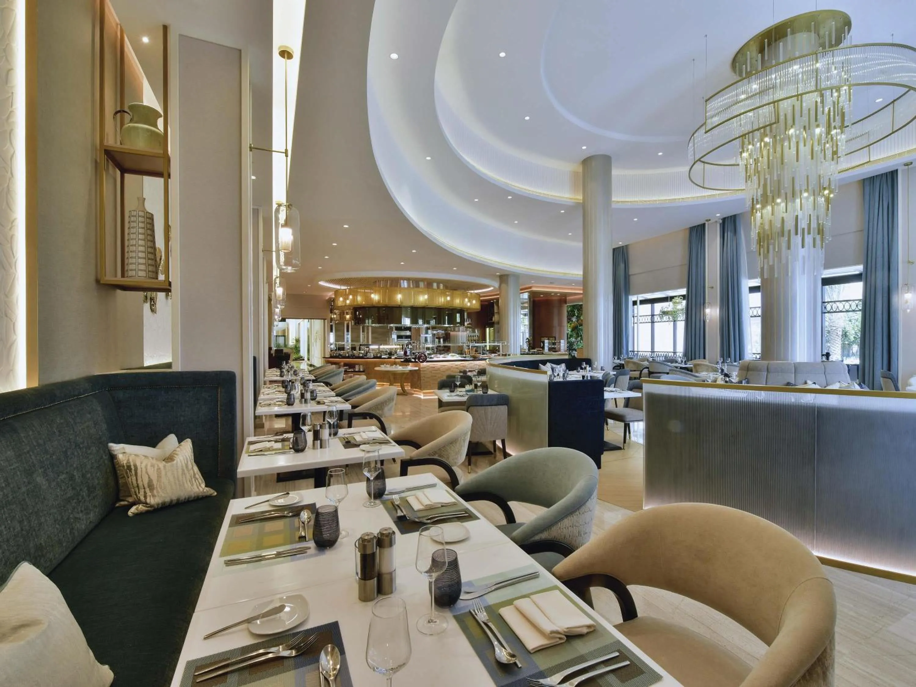 Restaurant/places to eat in Mövenpick Hotel Bahrain