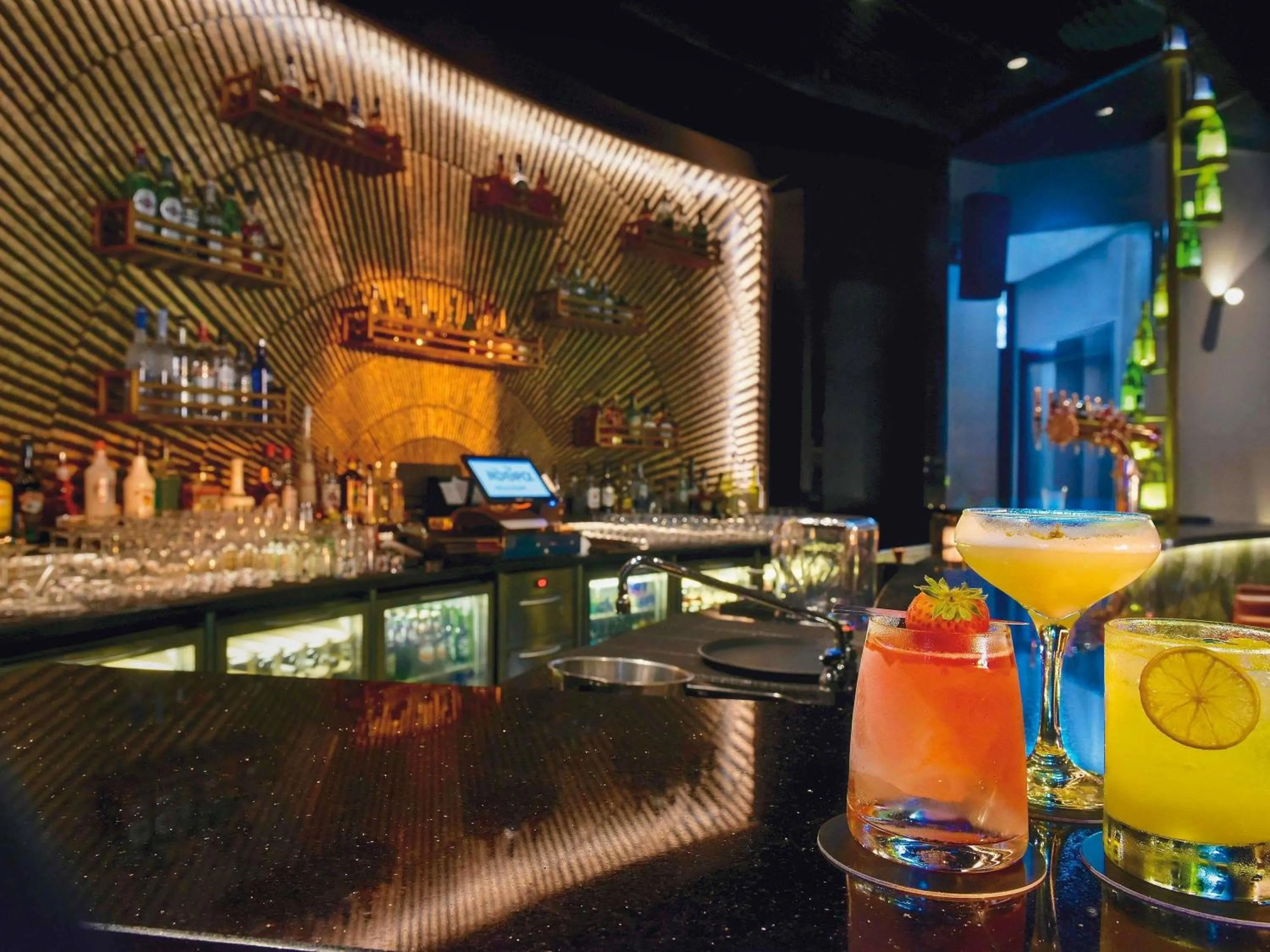 Lounge or bar in Mövenpick Hotel Bahrain