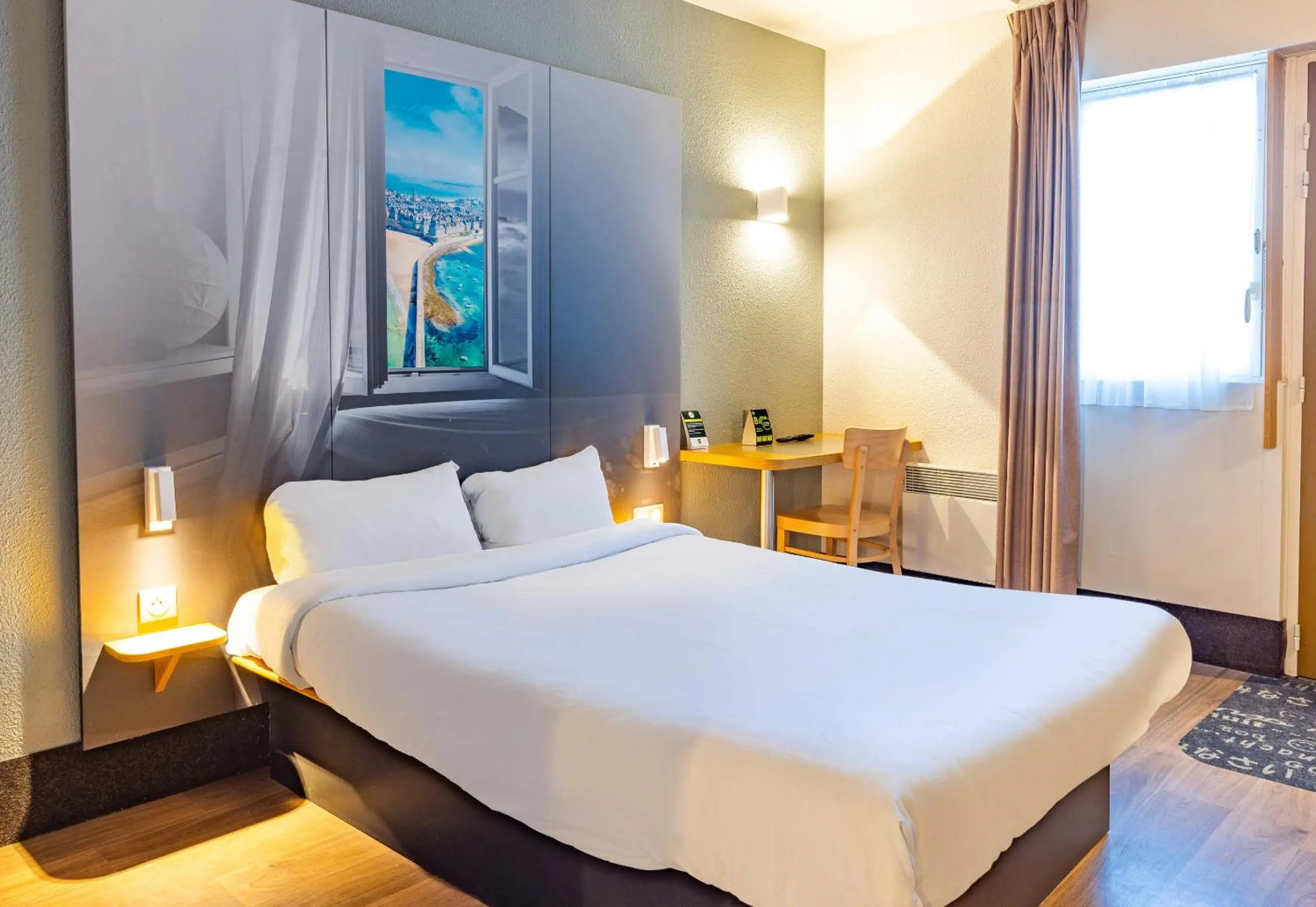 Bedroom, Bed in B&B HOTEL Saint-Malo Centre