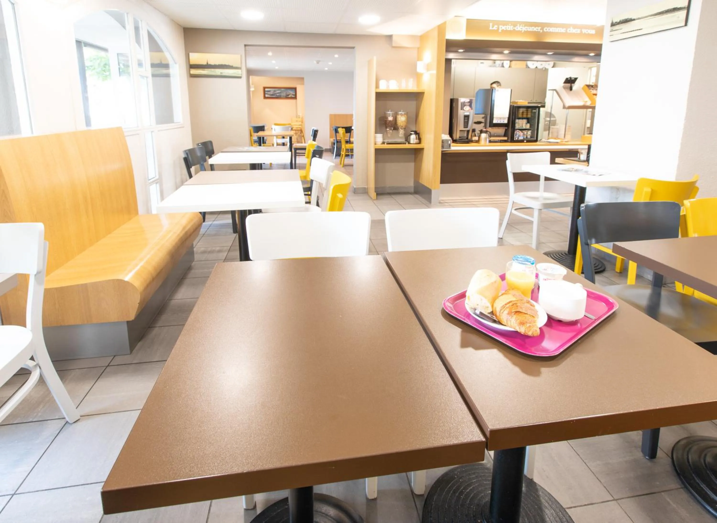 Buffet breakfast in B&B HOTEL Saint-Malo Centre