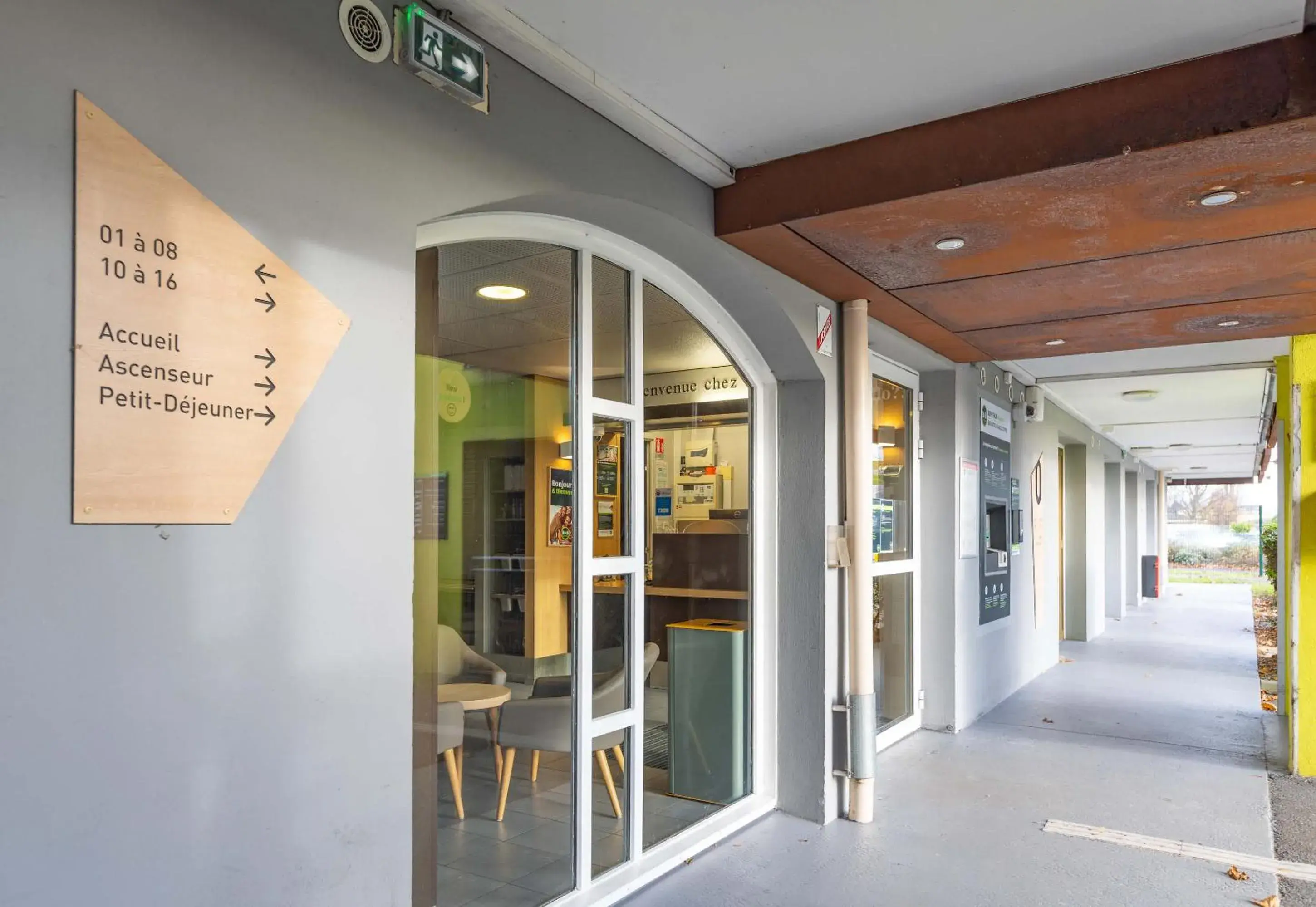 Facade/entrance in B&B HOTEL Saint-Malo Centre Facade/entrance in B&B HOTEL Saint-Malo Centre