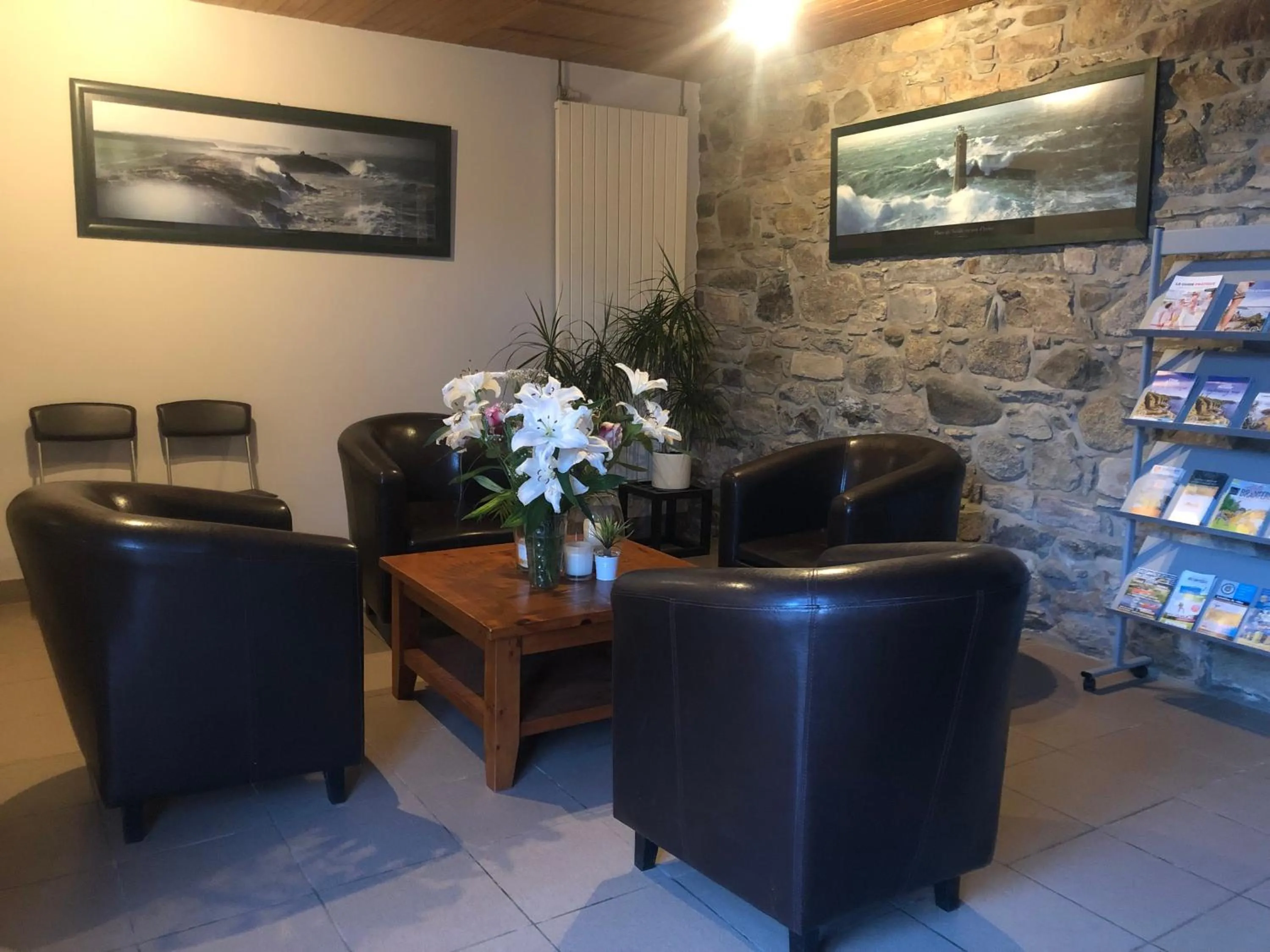 Lobby or reception in Hôtel Le Trécelin