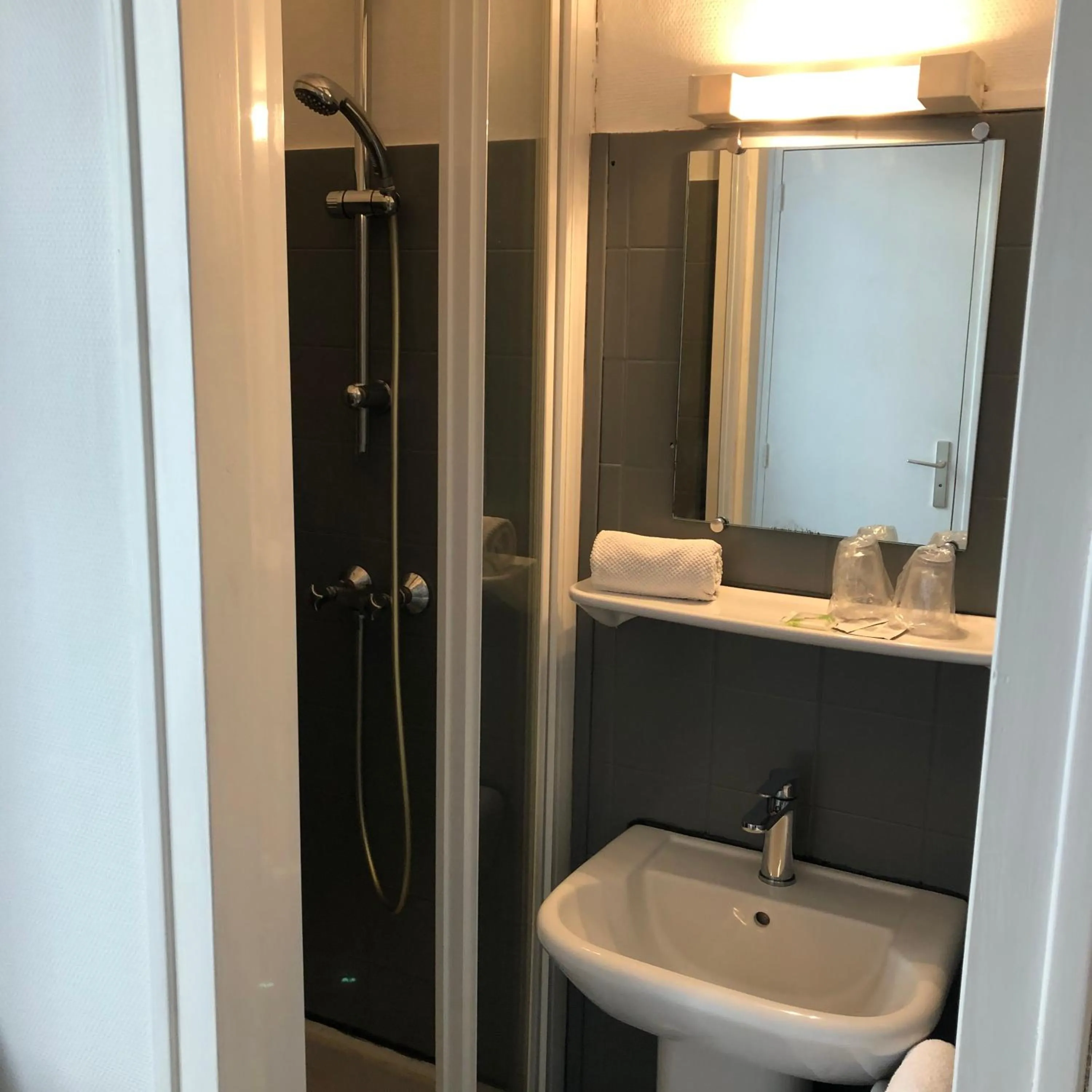 Bathroom in Les Chiens du Guet