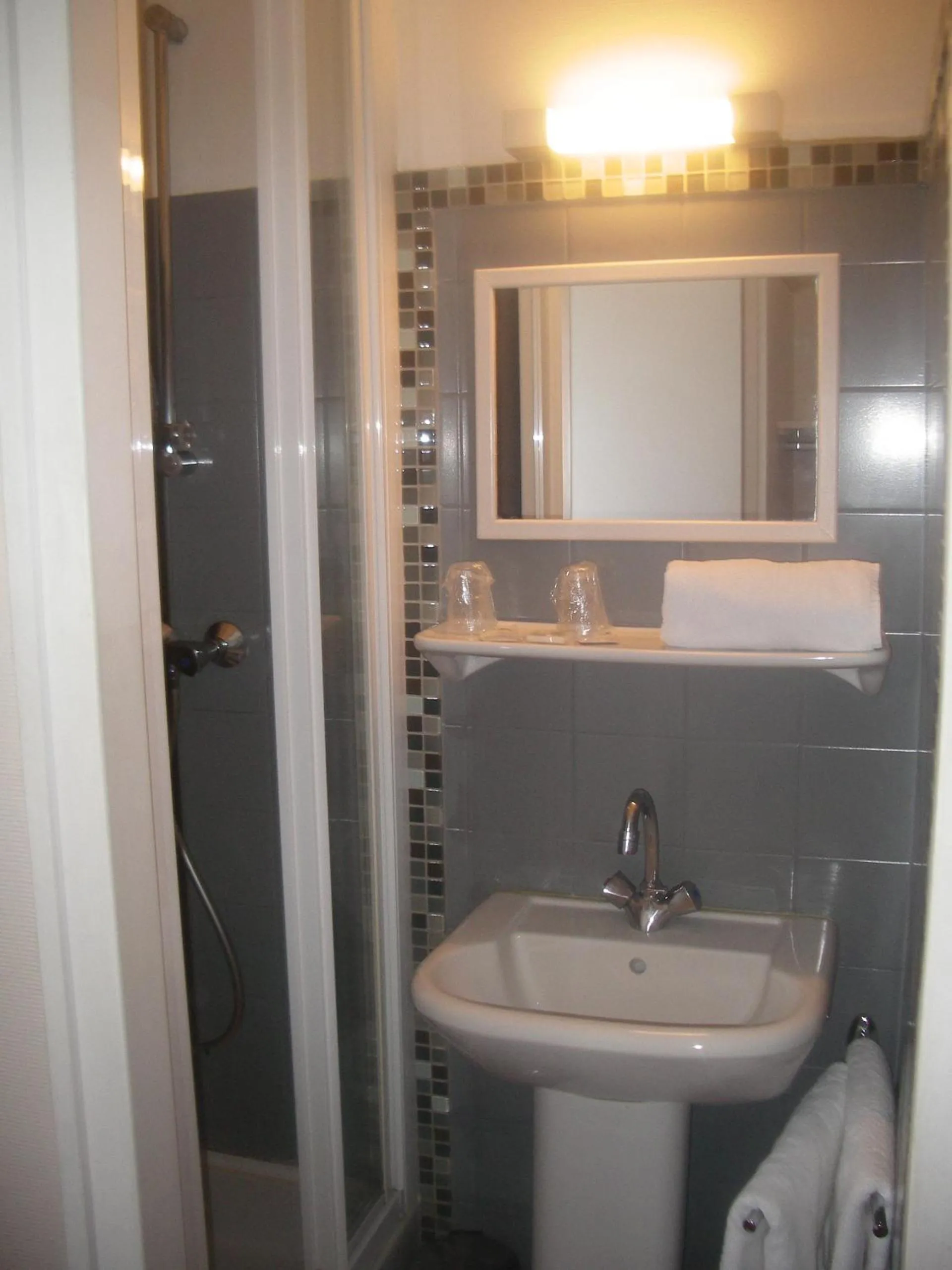 Bathroom in Les Chiens du Guet