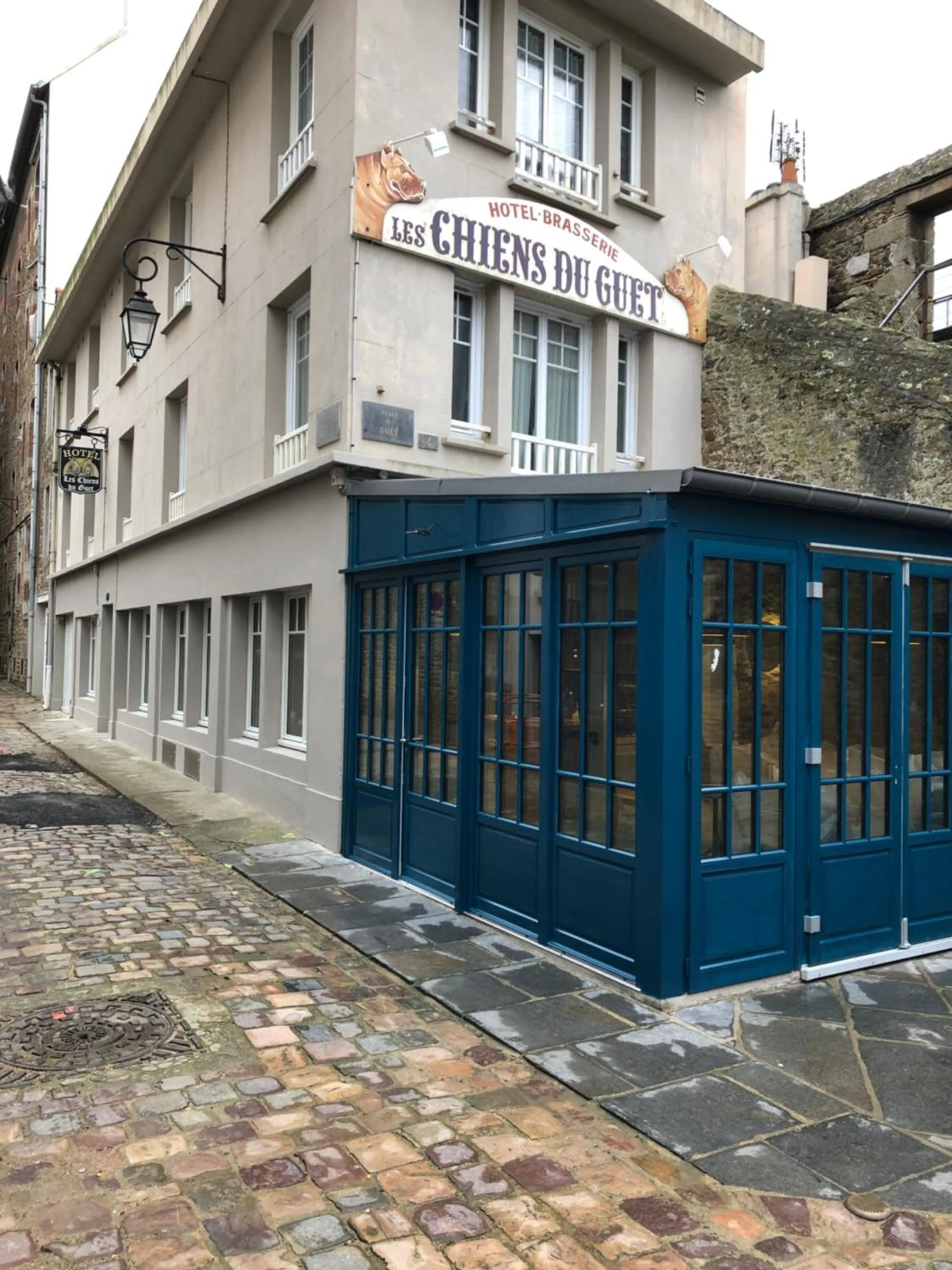 Property building in Les Chiens du Guet