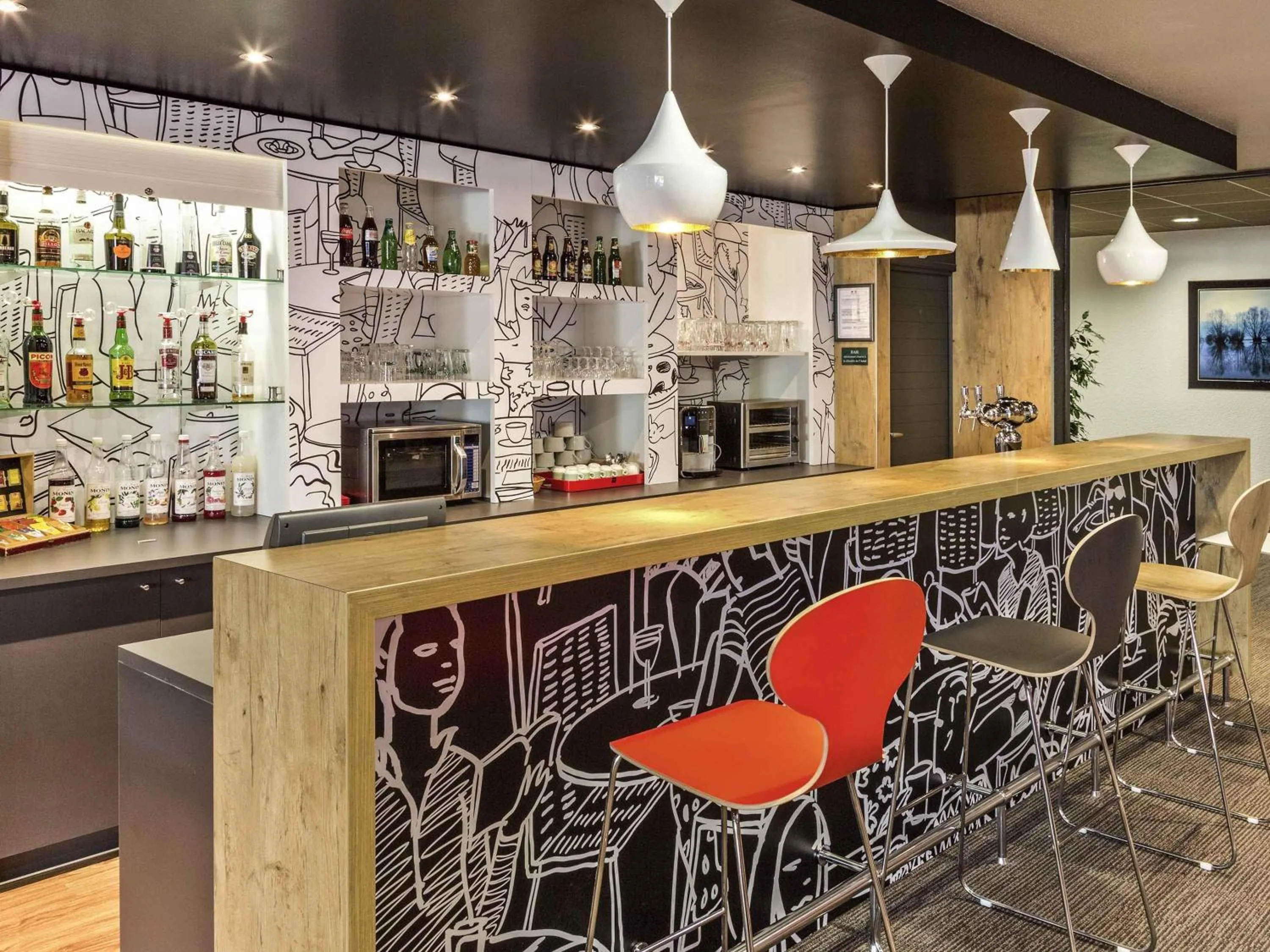 Lounge or bar in ibis Saint Dizier