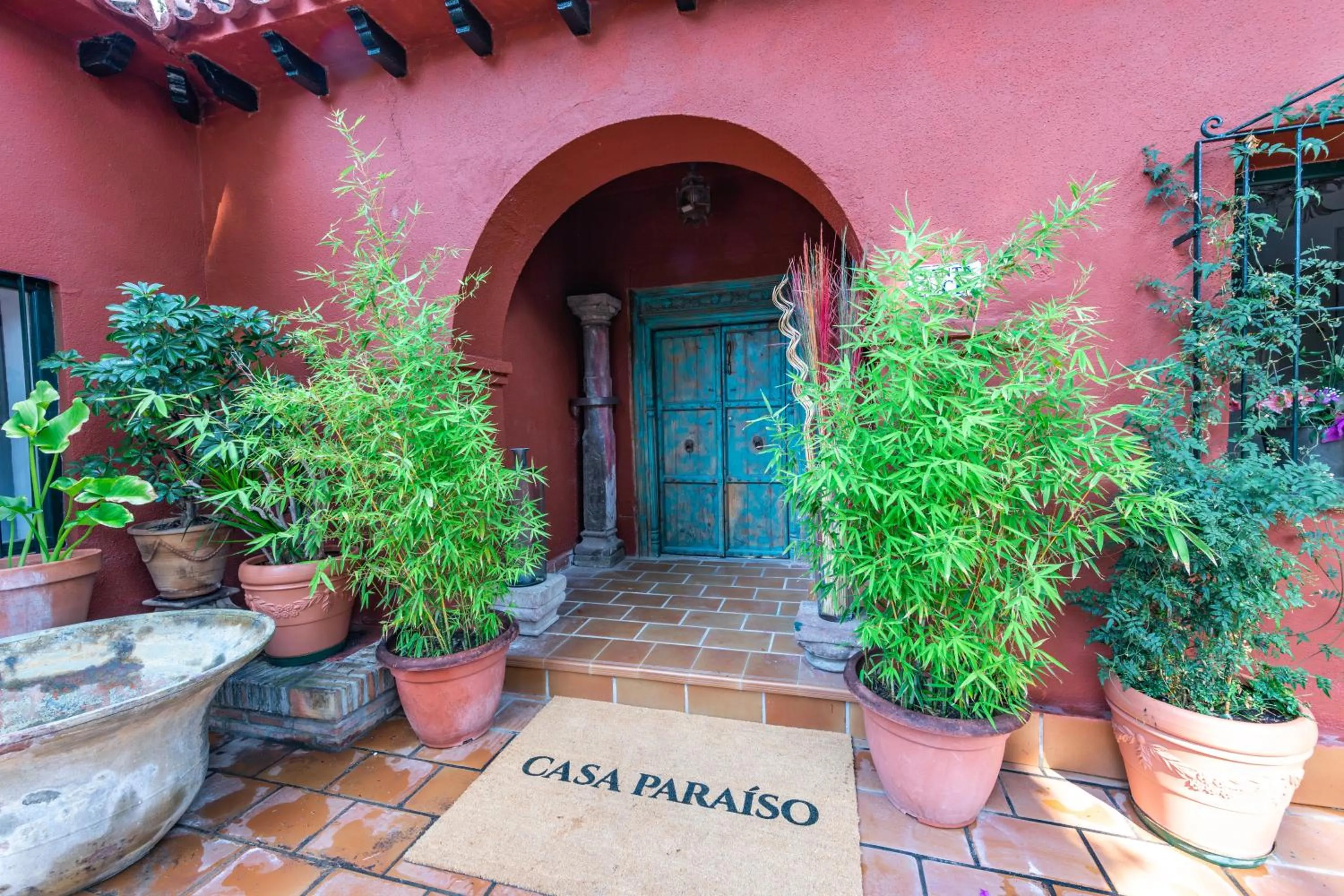 Facade/entrance in Casa Paraíso Boutique B&B