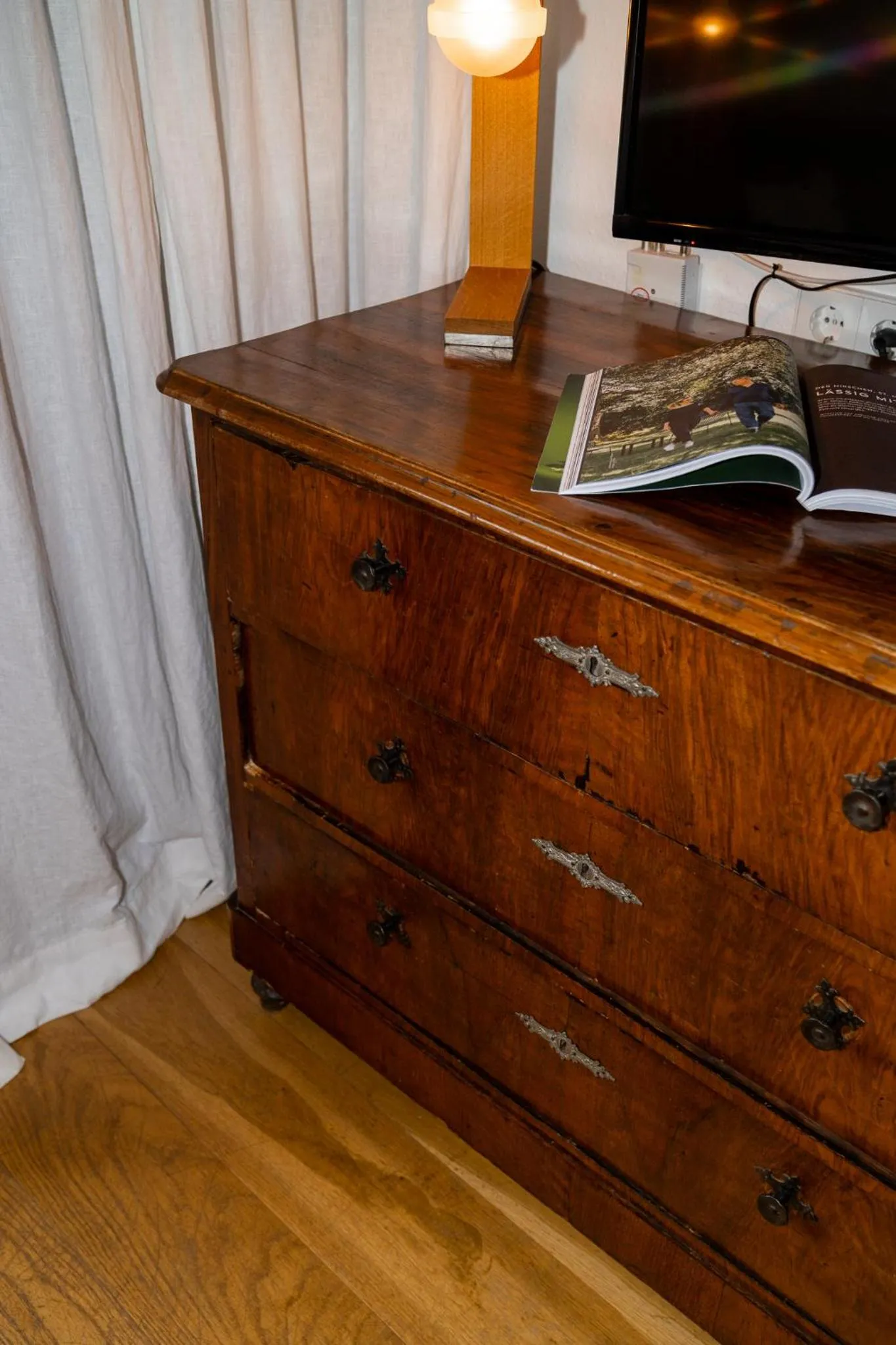 Decorative detail in Der Hirschen