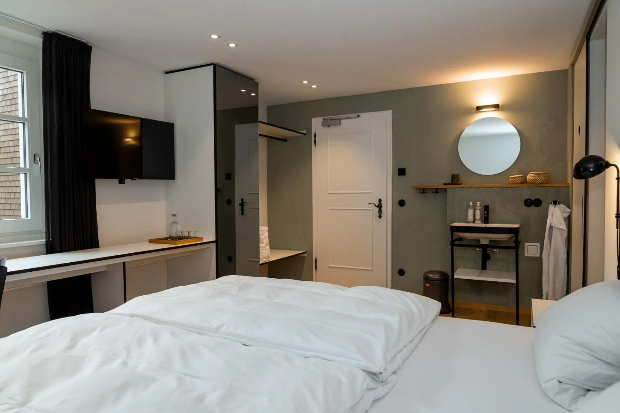 Photo of the whole room, Bed in Der Hirschen