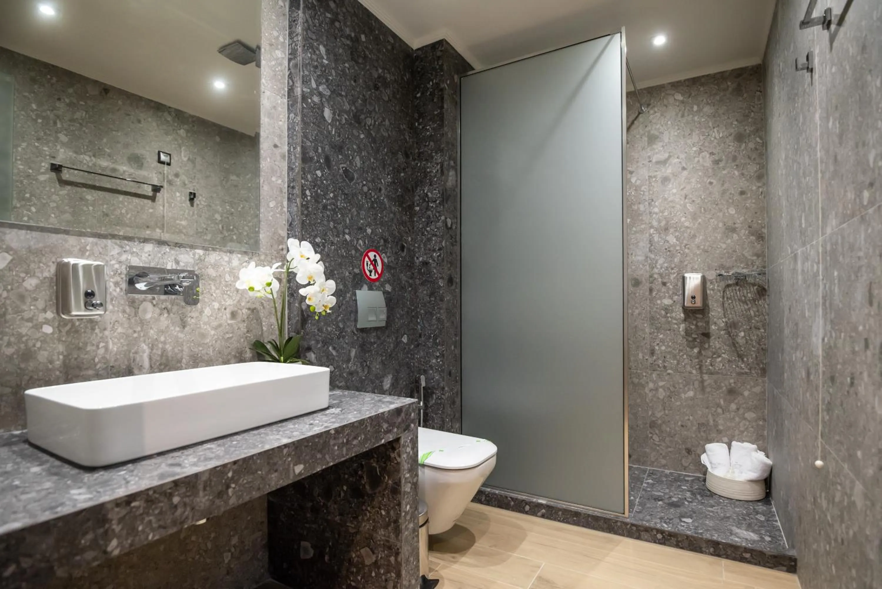 Shower in The Victoria Lefkada