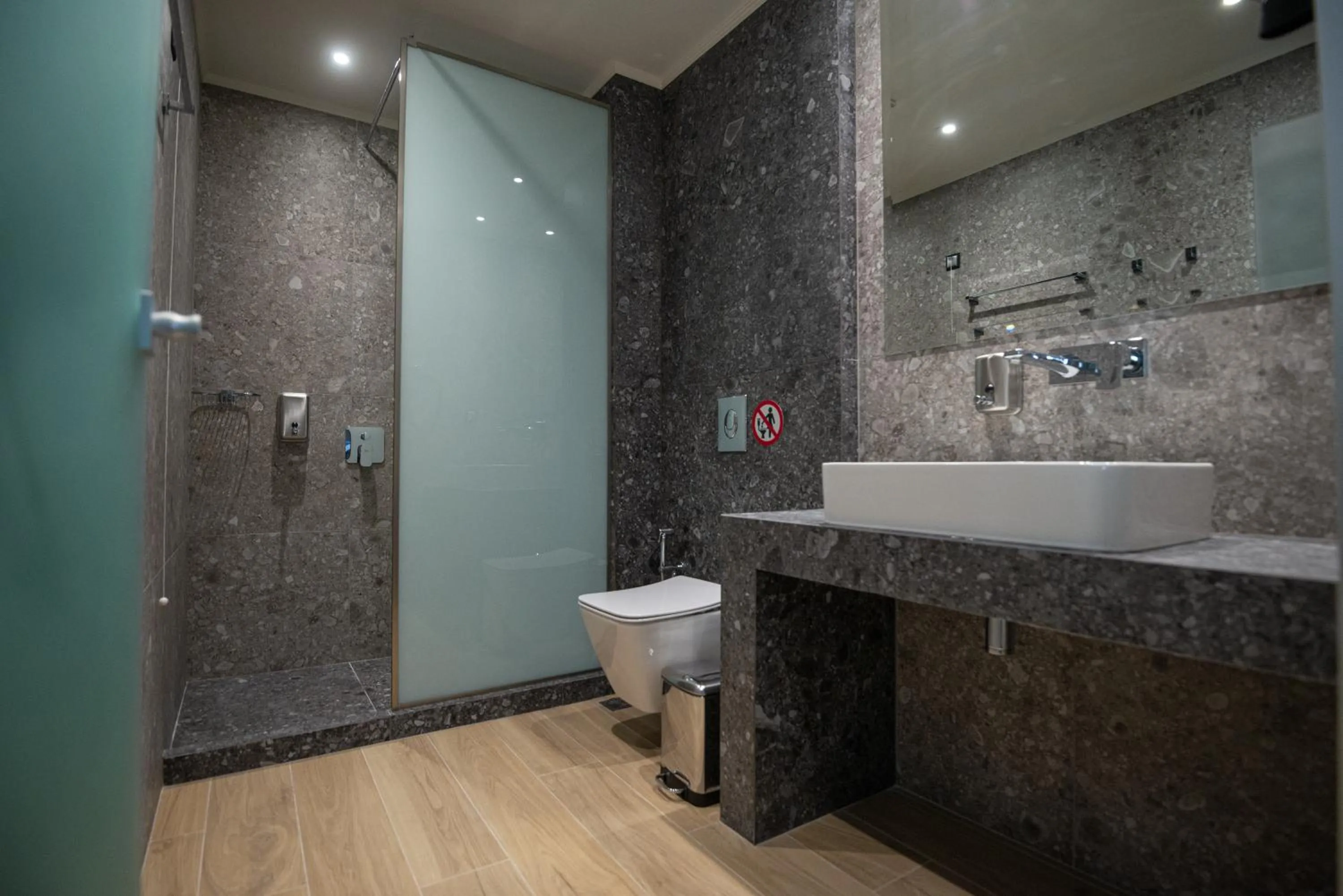 Shower in The Victoria Lefkada