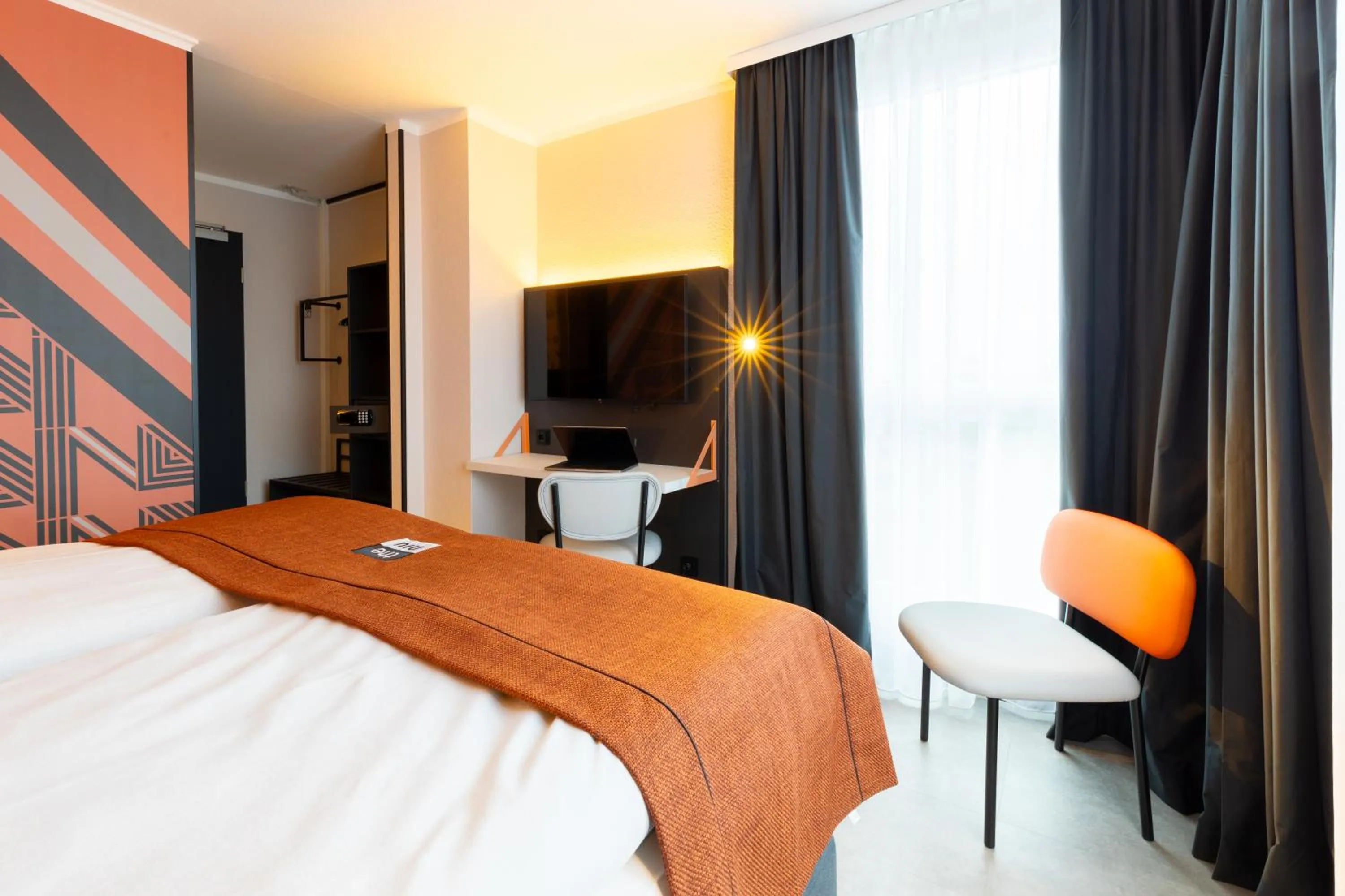 Photo of the whole room, Bed in Holiday Inn - the niu, Blade Solingen by IHG