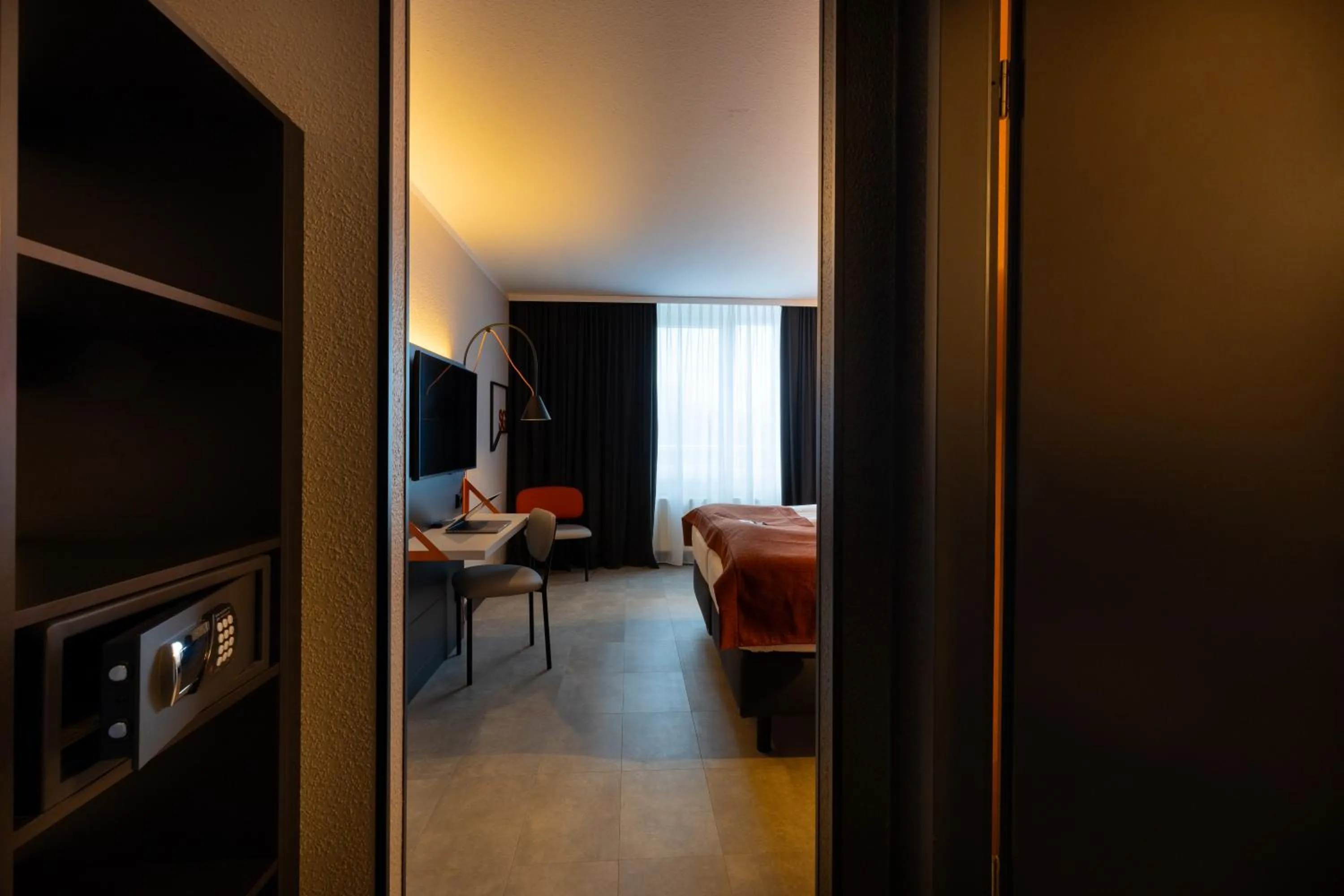 Photo of the whole room, Bed in Holiday Inn - the niu, Blade Solingen by IHG