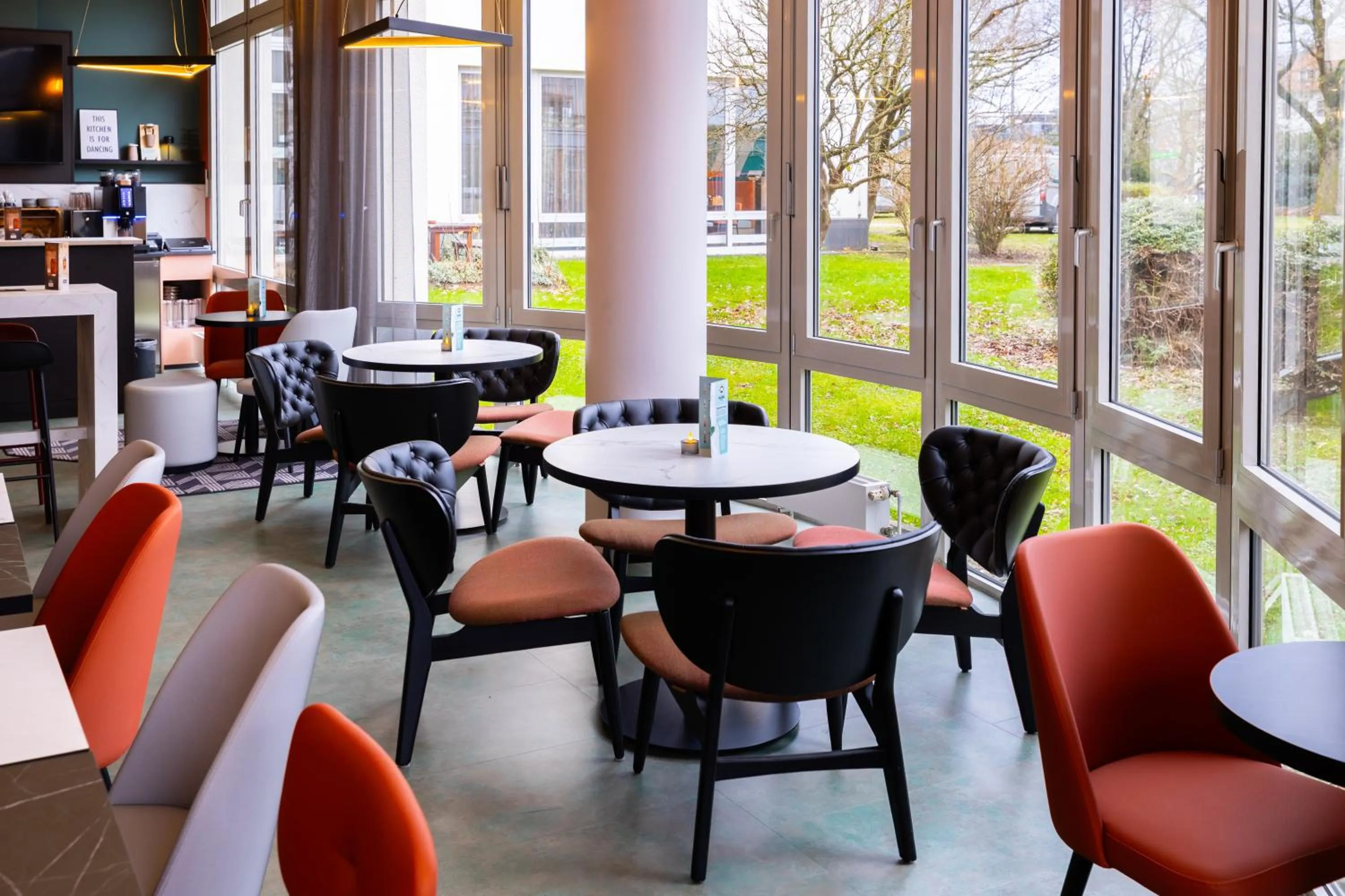 Lobby or reception in Holiday Inn - the niu, Blade Solingen by IHG