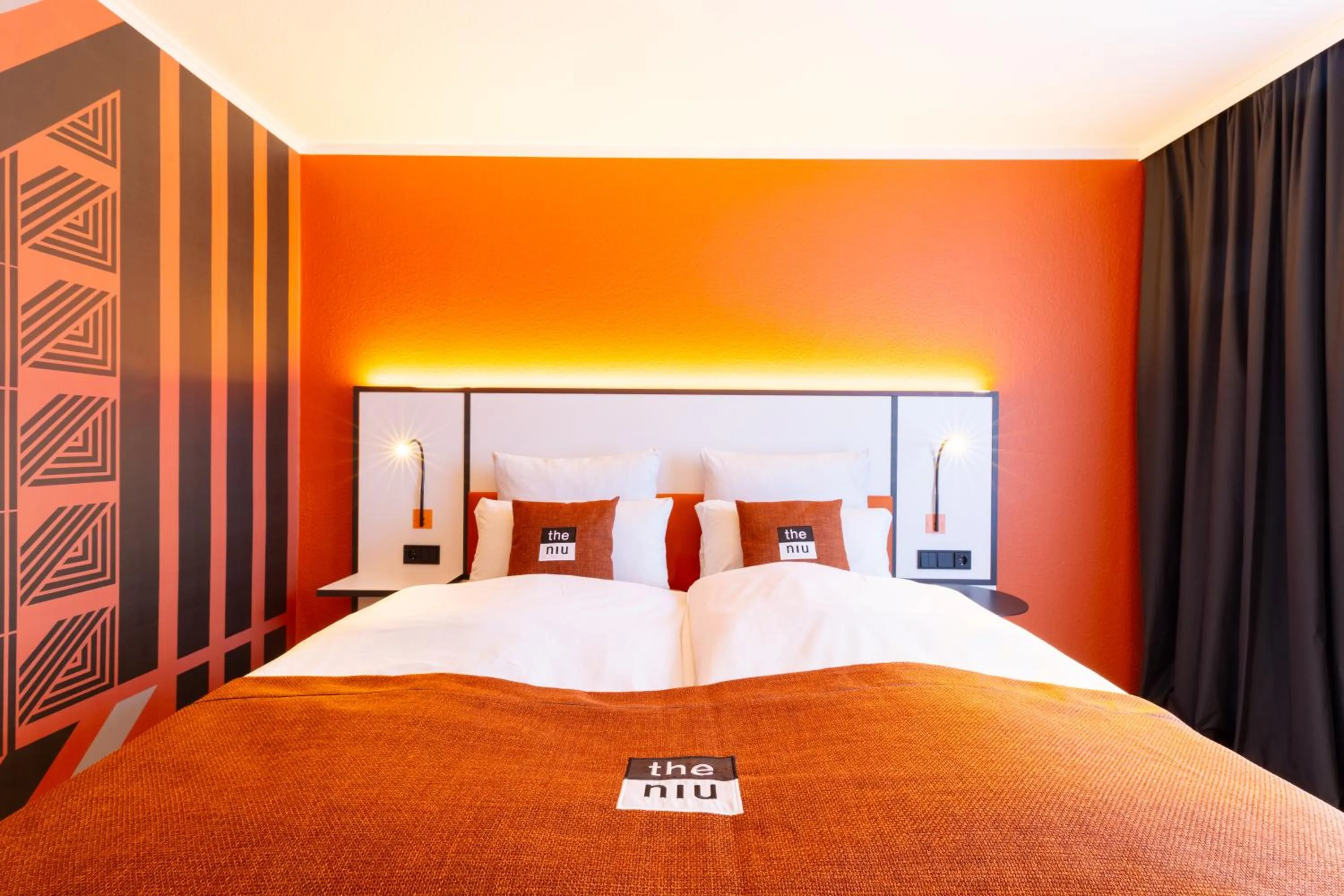 Facility for disabled guests, Bed in Holiday Inn - the niu, Blade Solingen by IHG