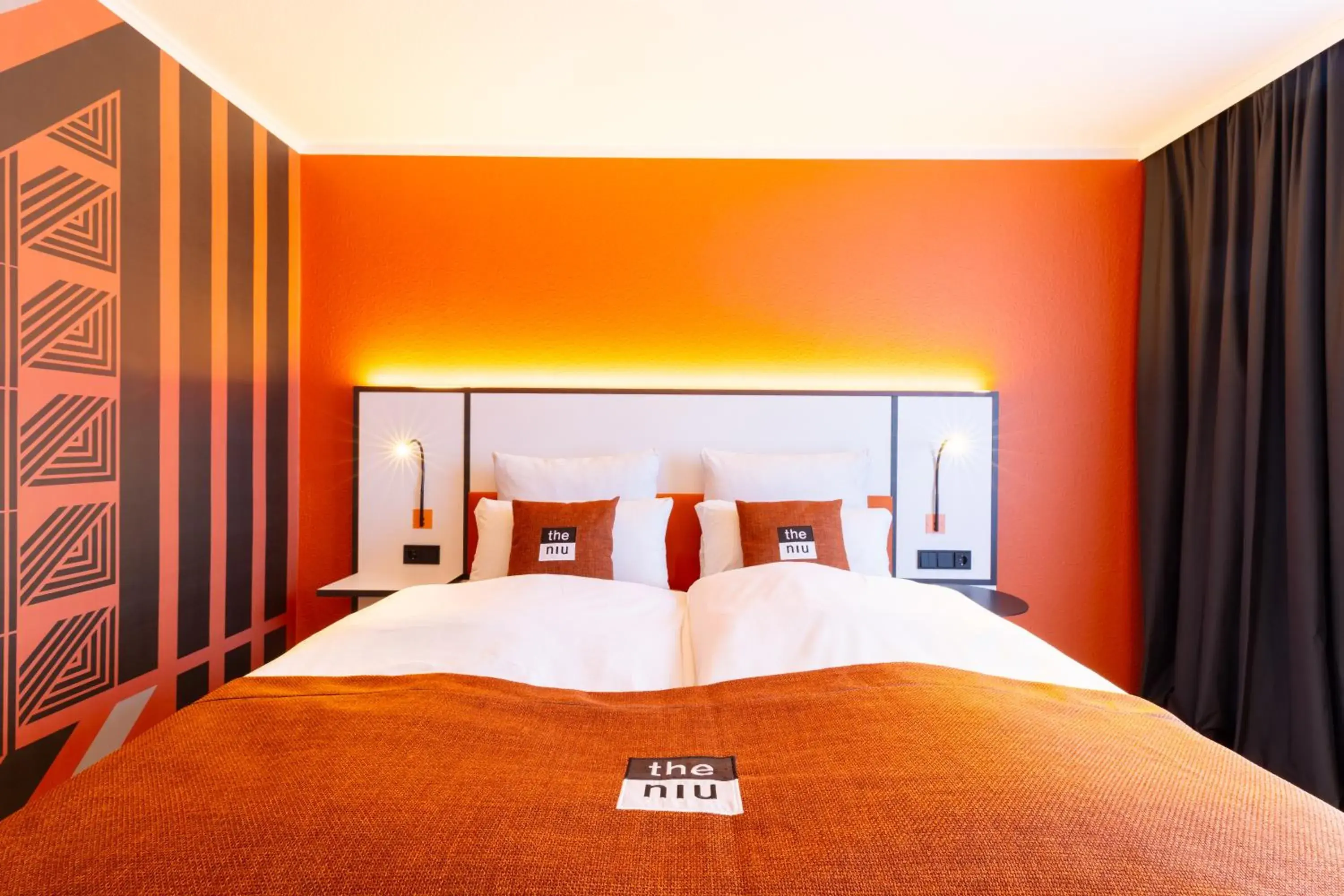 Facility for disabled guests, Bed in Holiday Inn - the niu, Blade Solingen by IHG Facility for disabled guests, Bed in Holiday Inn - the niu, Blade Solingen by IHG