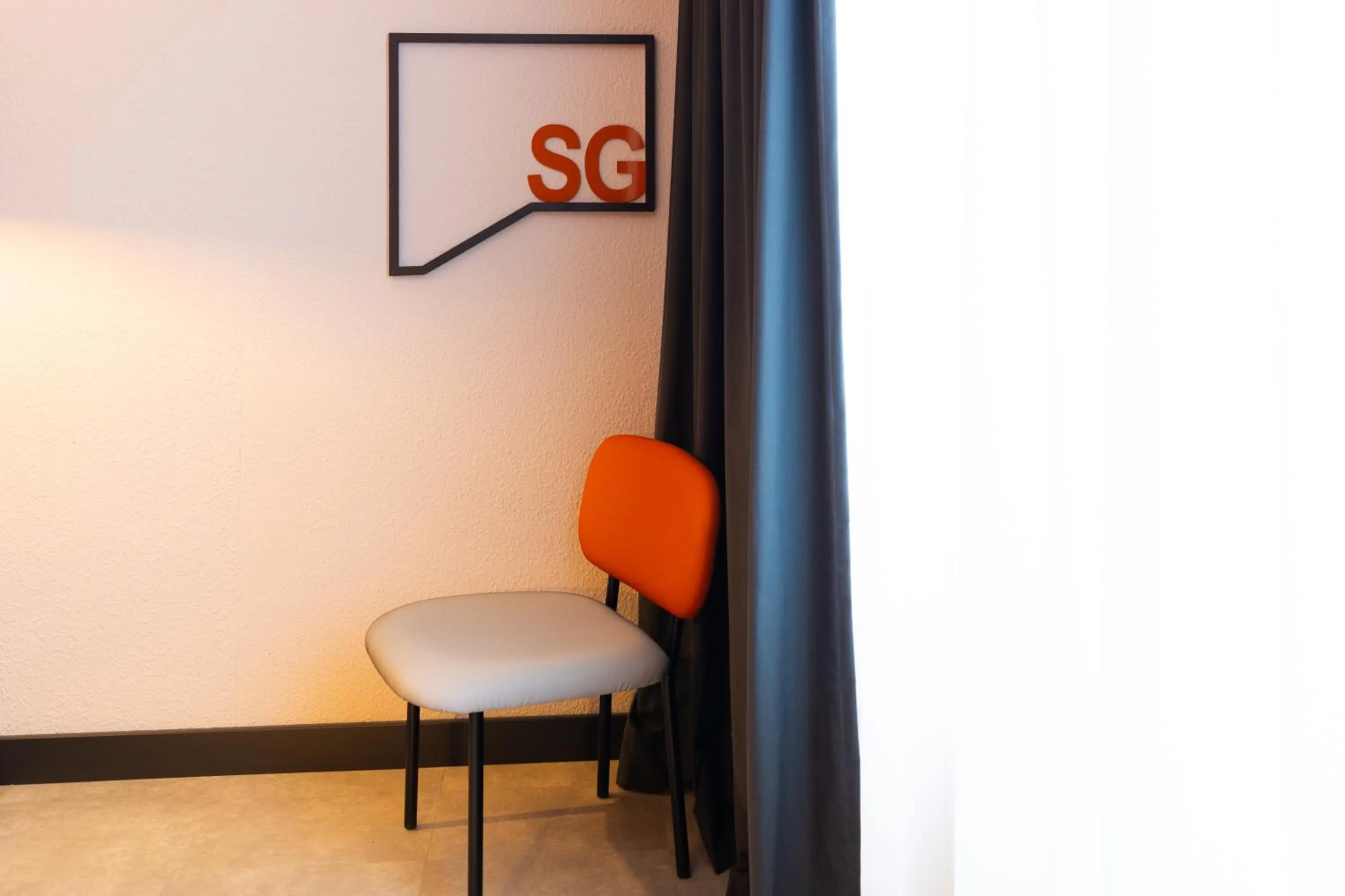 Photo of the whole room in Holiday Inn - the niu, Blade Solingen by IHG