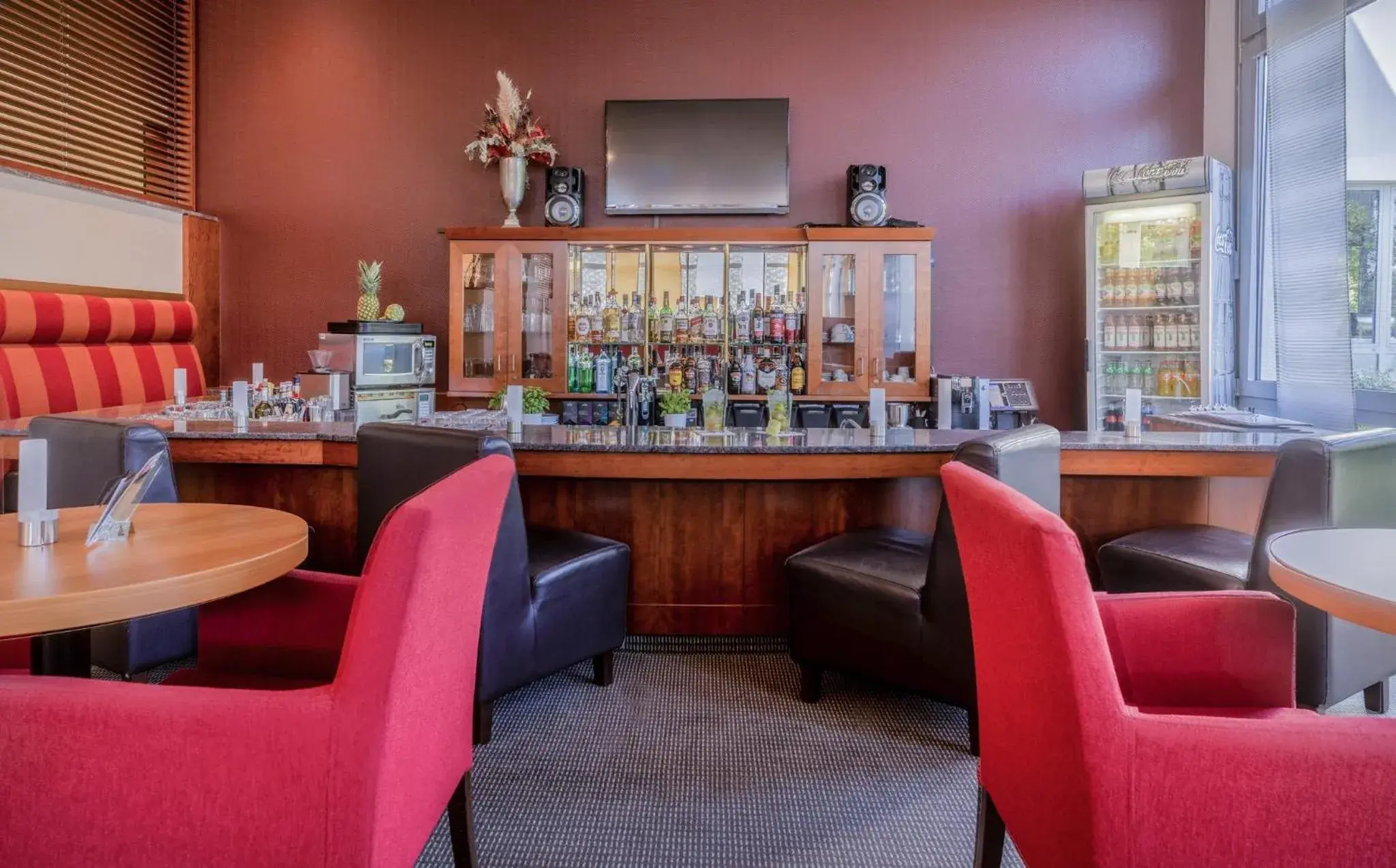 Lounge or bar in Holiday Inn - the niu, Blade Solingen by IHG Lounge or bar in Holiday Inn - the niu, Blade Solingen by IHG