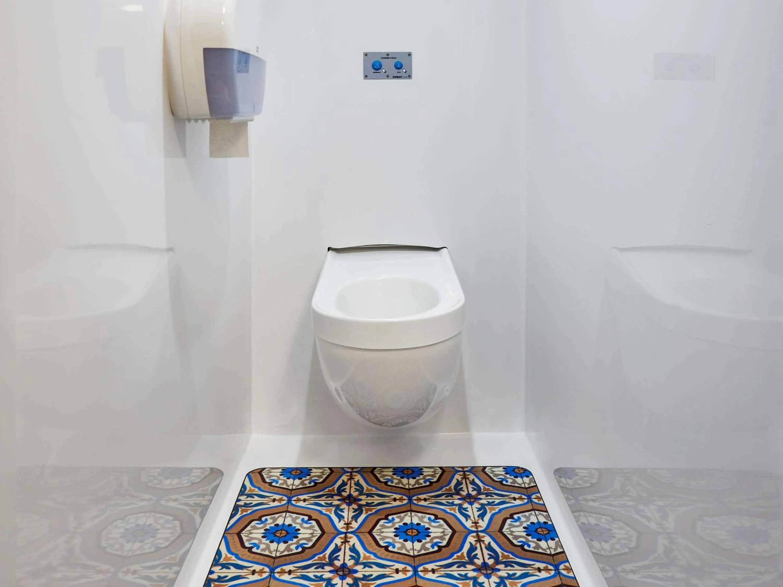 Photo of the whole room in hotelF1 Les Ulis Courtaboeuf