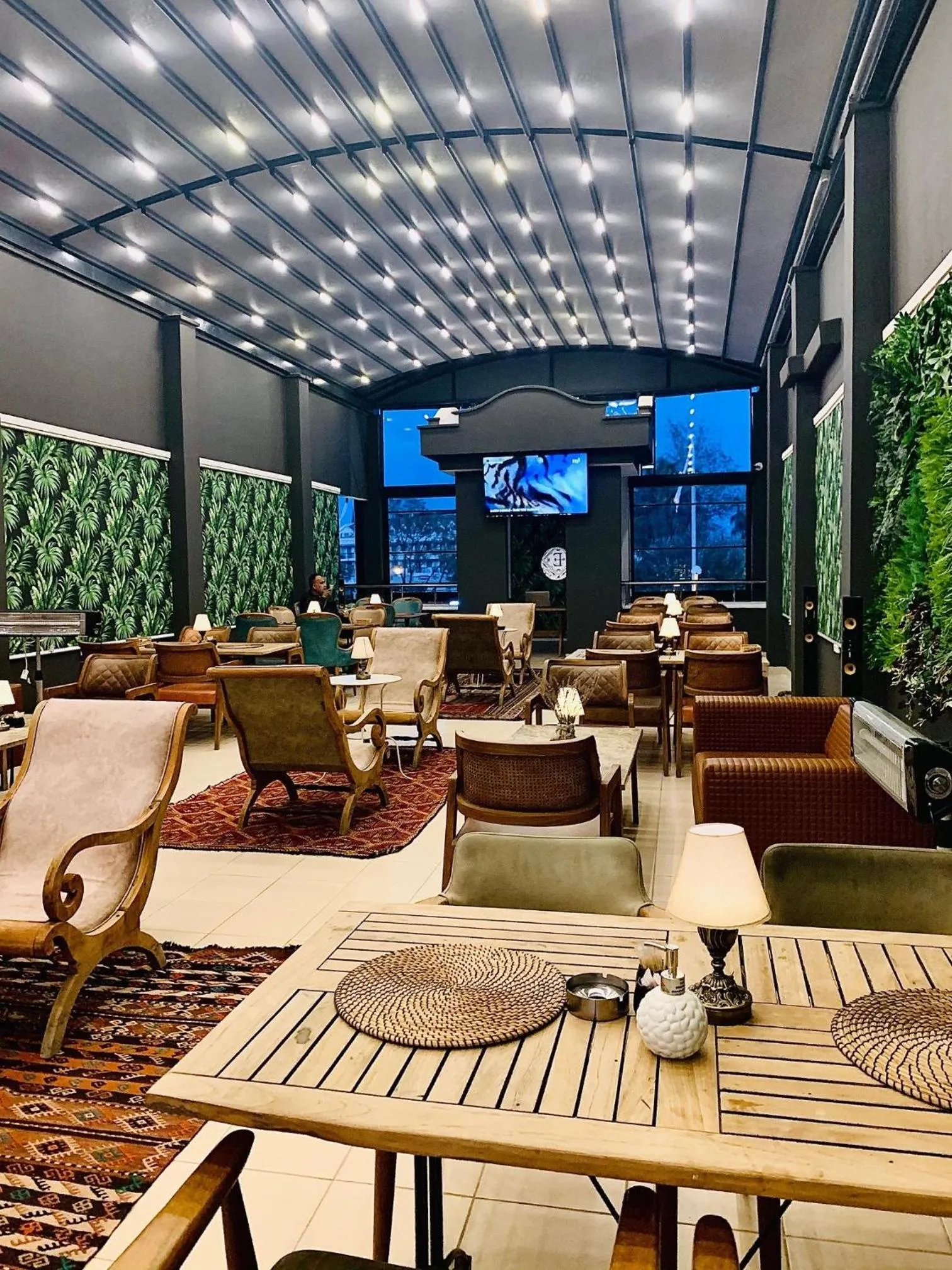 Property building, Restaurant/Places to Eat in ESQUIRE HOTELS and LOUNGES