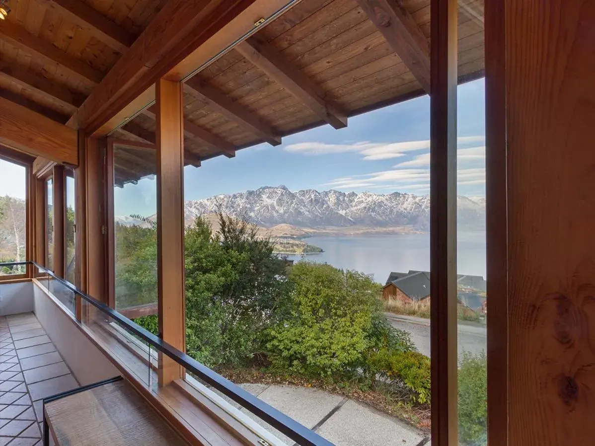 Vista Retreat - Queenstown Holiday Home Vista Retreat - Queenstown Holiday Home