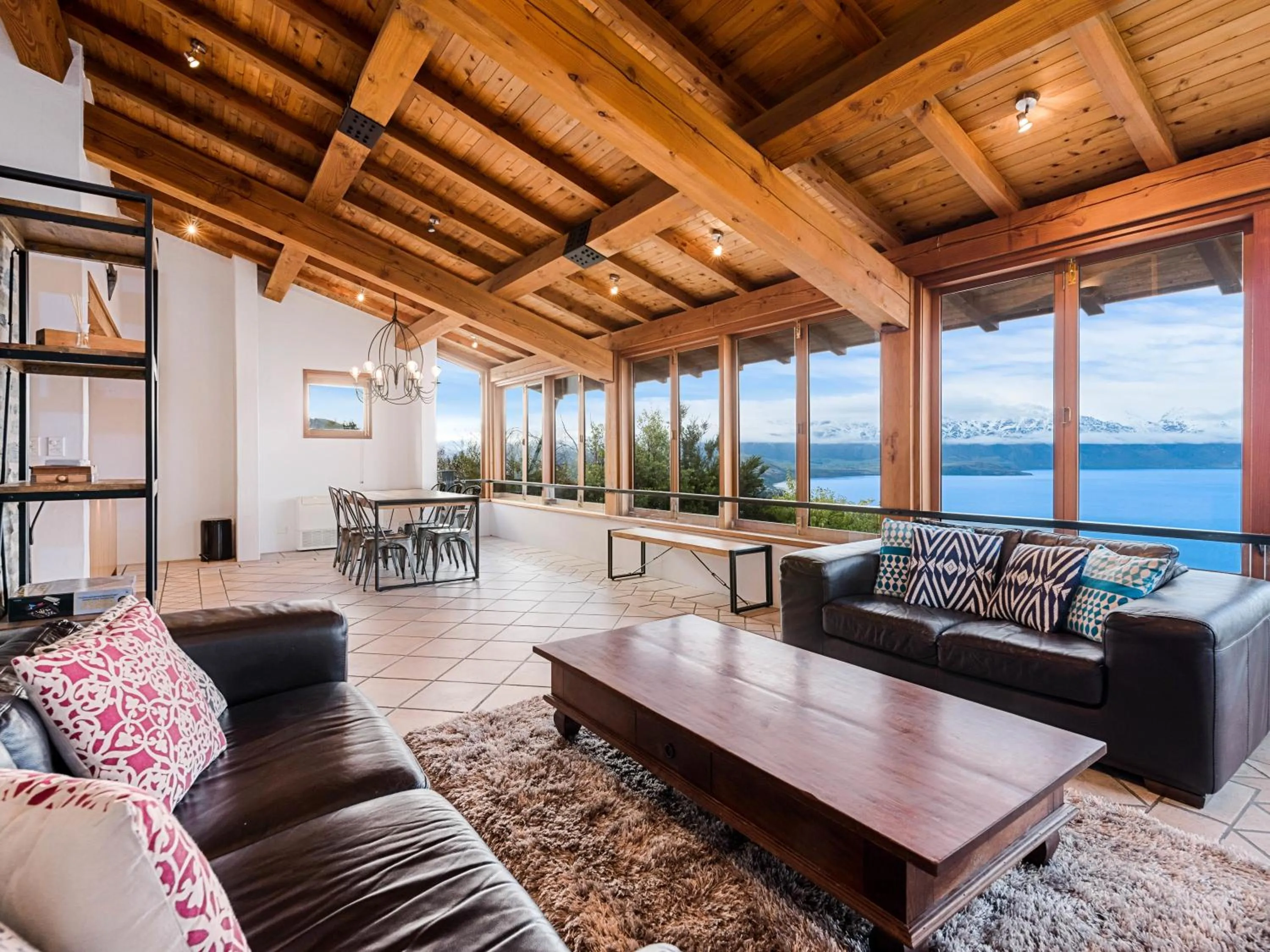 Vista Retreat - Queenstown Holiday Home