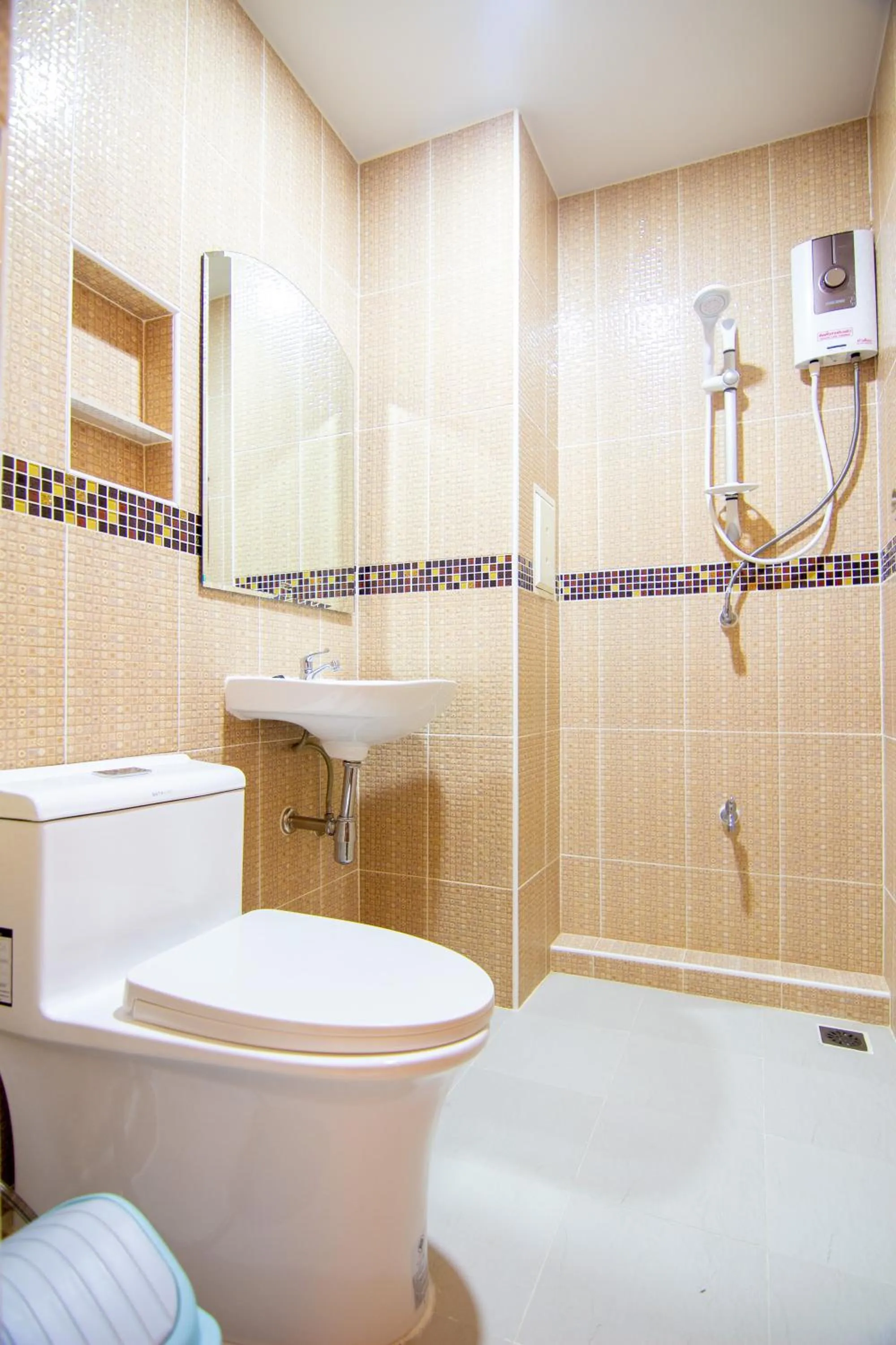 Bathroom in Nonnee Lampang Hotel