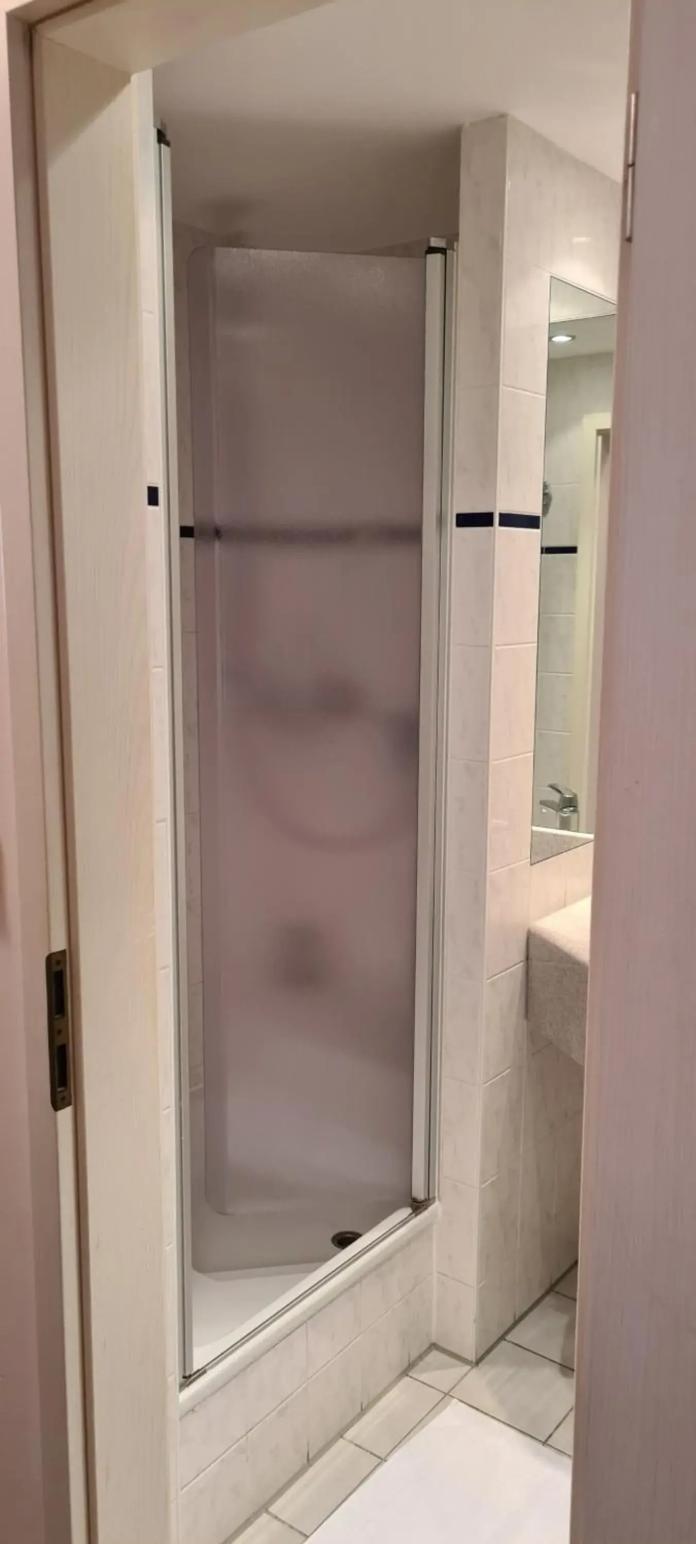 Single Room - single occupancy in Hotel Garni "Am Ellinger Tor" Single Room - single occupancy in Hotel Garni "Am Ellinger Tor"