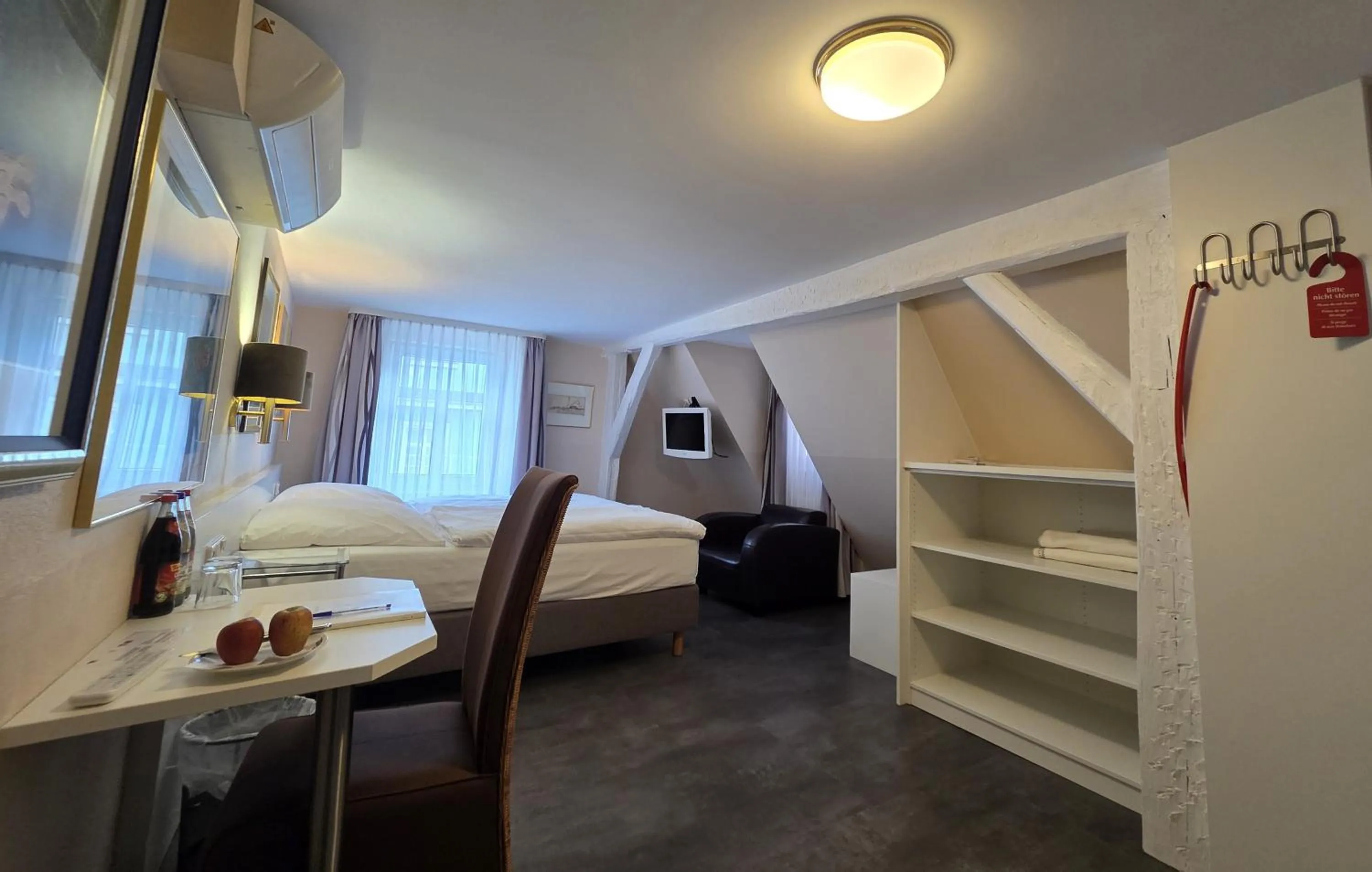 Photo of the whole room, Bed in Hotel Garni "Am Ellinger Tor"