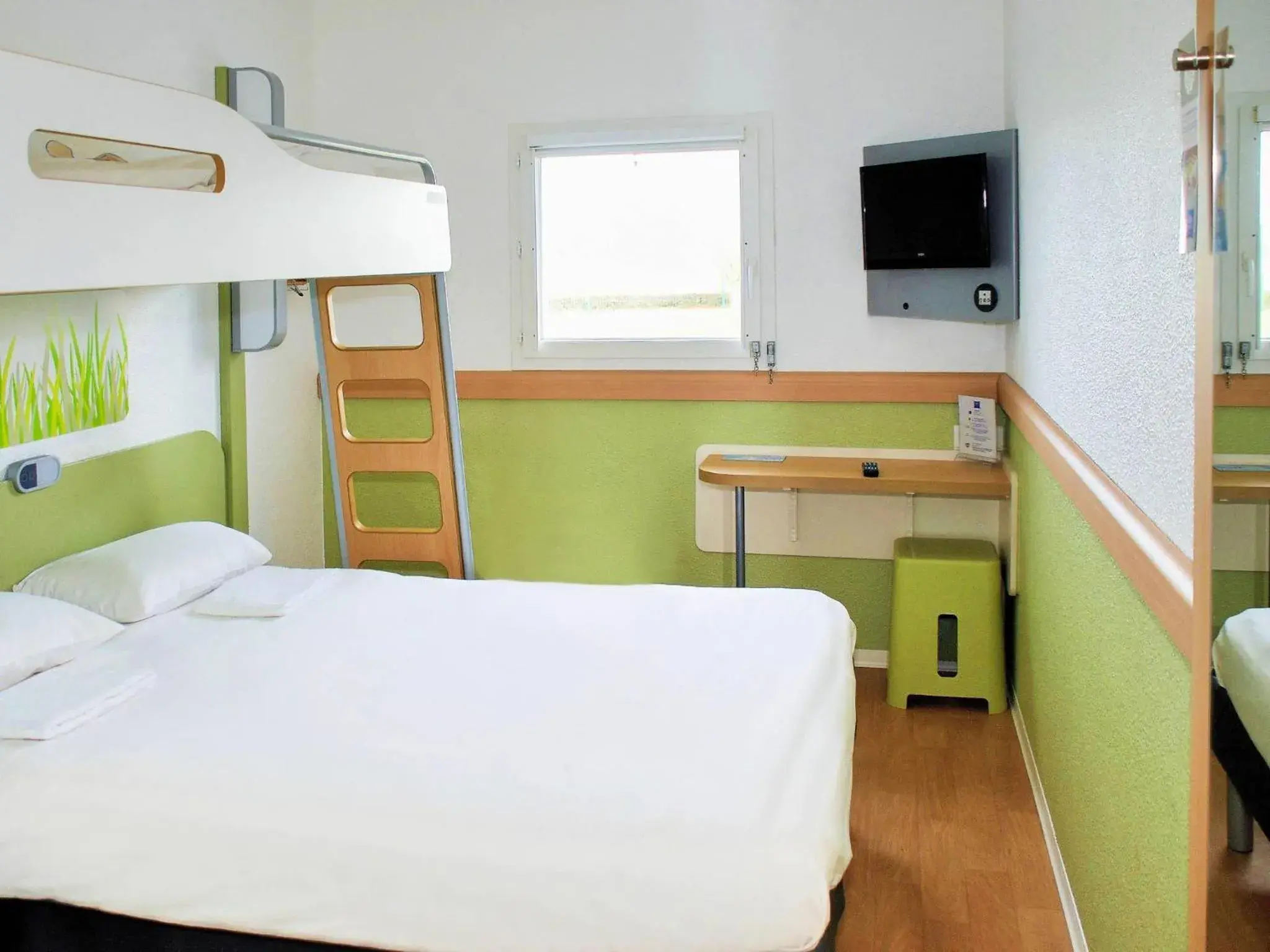 Bedroom, Bed in ibis budget Flers Grands Champs Bedroom, Bed in ibis budget Flers Grands Champs