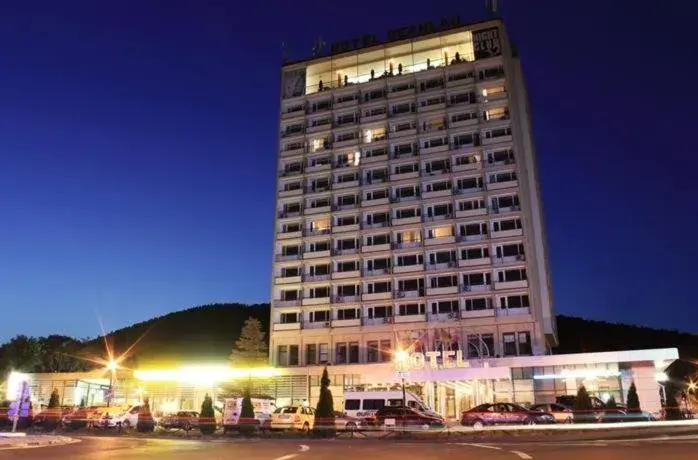 GRAND HOTEL CEAHLAU GRAND HOTEL CEAHLAU