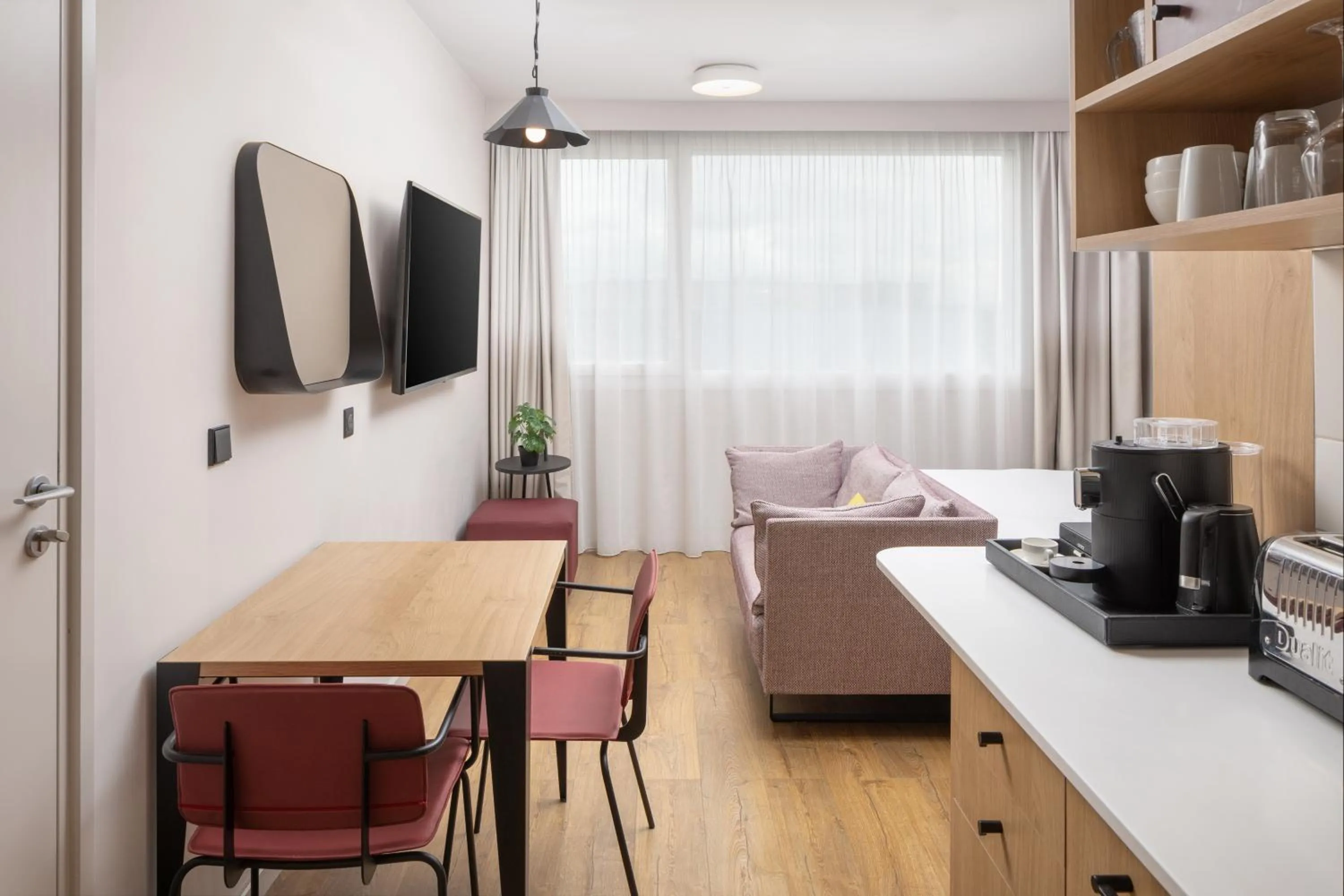 Bedroom, Bed in Hyatt House Paris Charles de Gaulle Airport