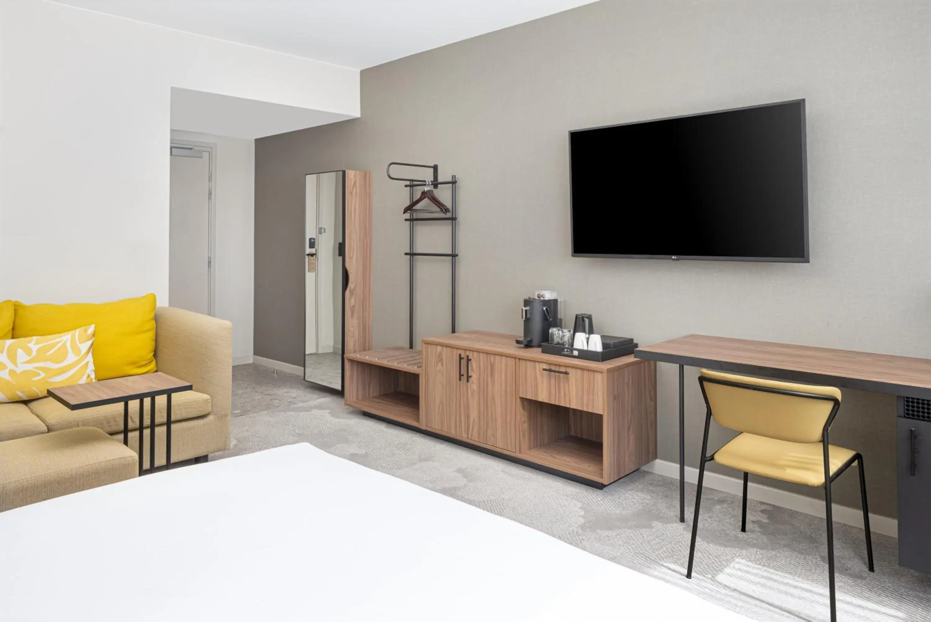 Bedroom in Hyatt Place Paris Charles de Gaulle Airport Bedroom in Hyatt Place Paris Charles de Gaulle Airport