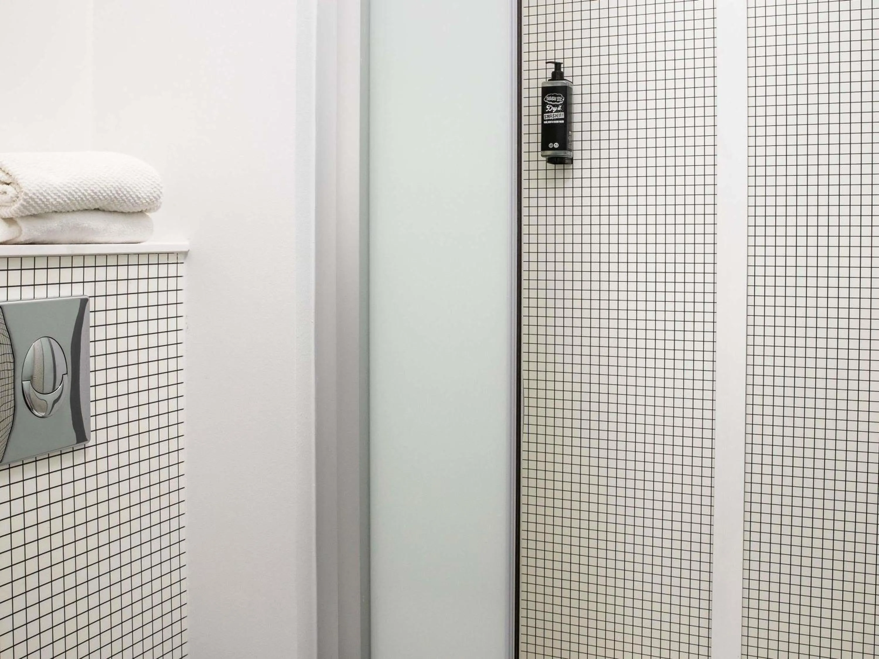 Bedroom in ibis budget Sucy en Brie