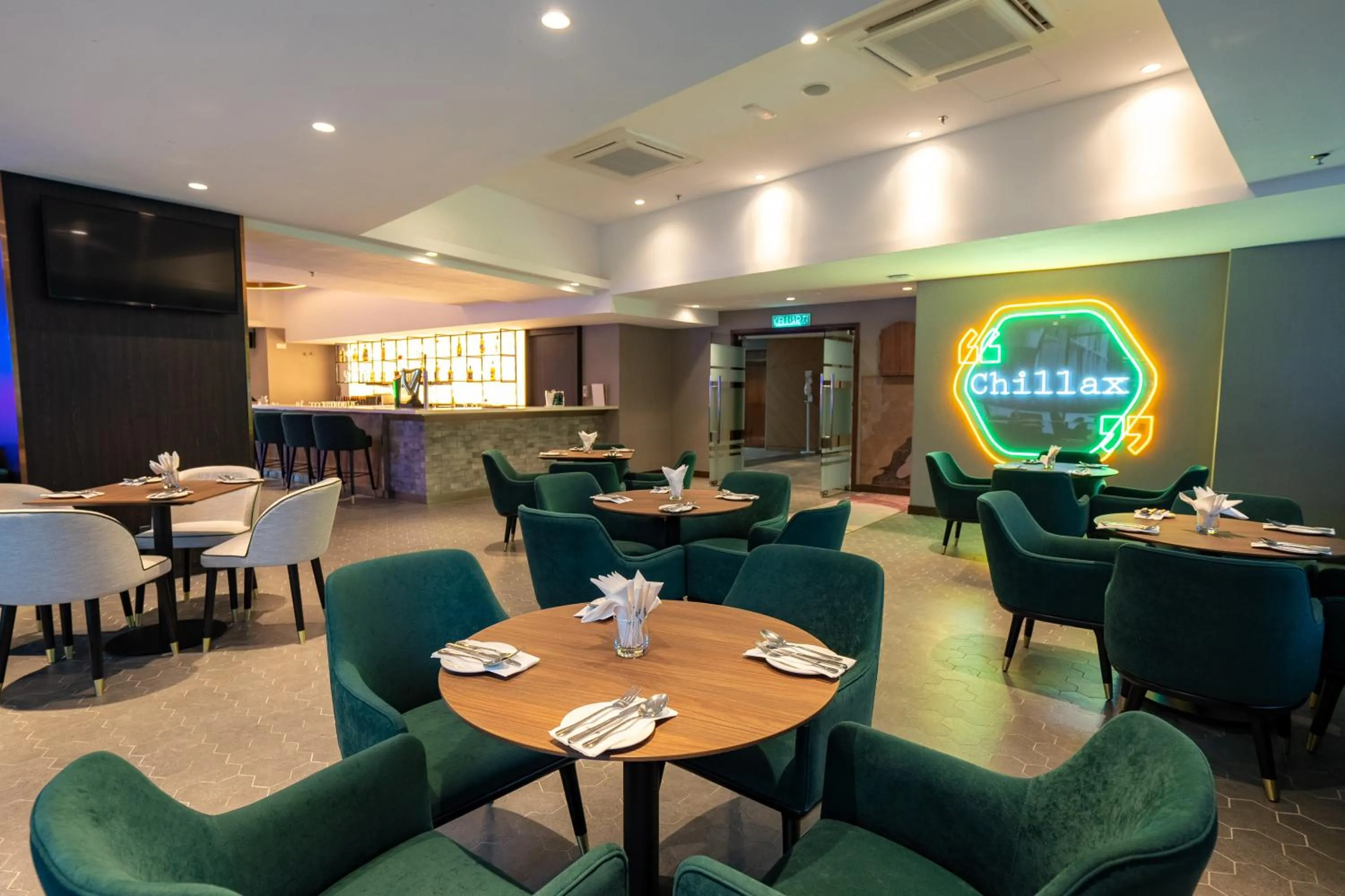Restaurant/places to eat in SCAPES Hotel