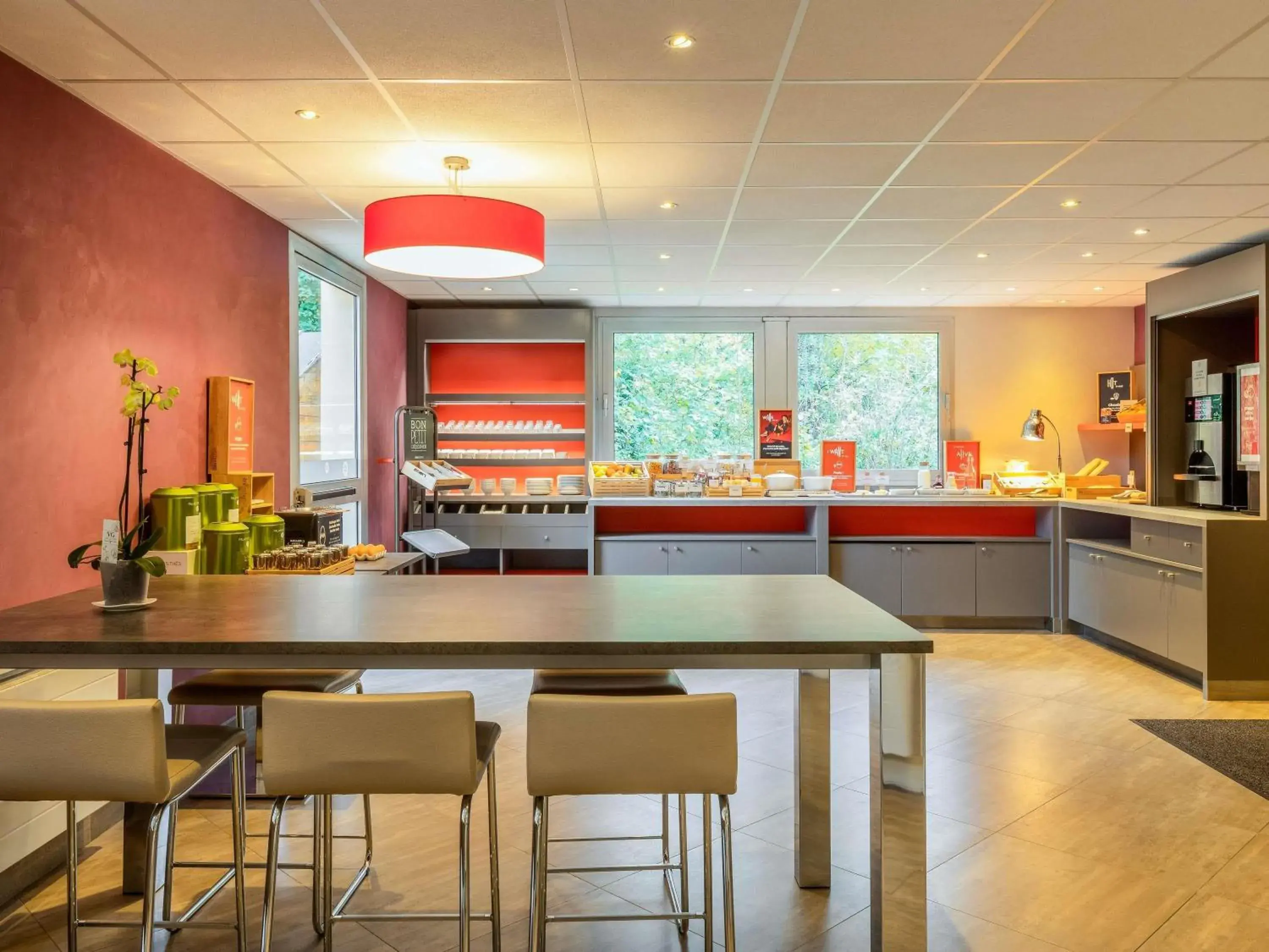 Property building in ibis Velizy Jouy-En-Josas Property building in ibis Velizy Jouy-En-Josas