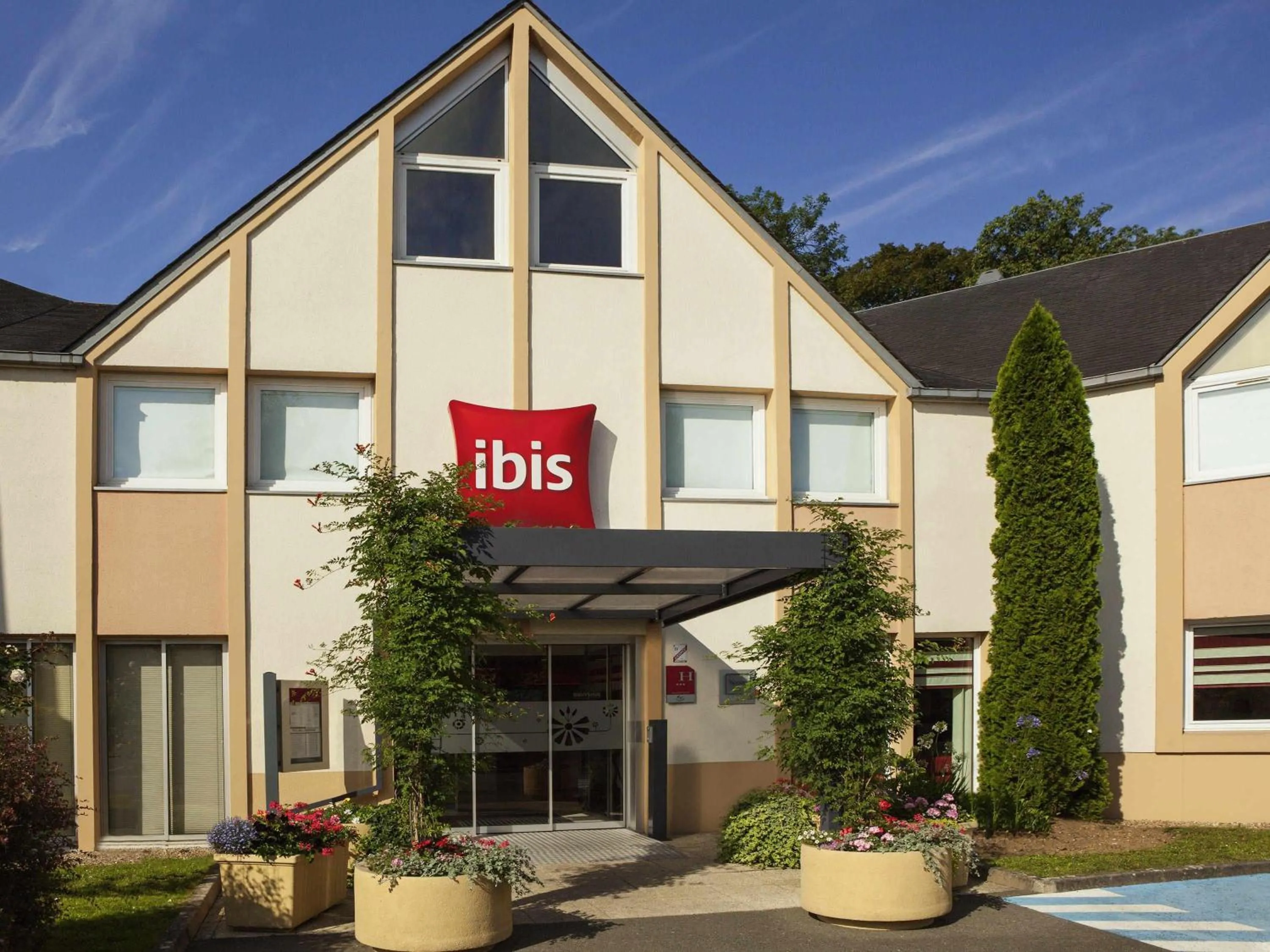 Property building in ibis Velizy Jouy-En-Josas