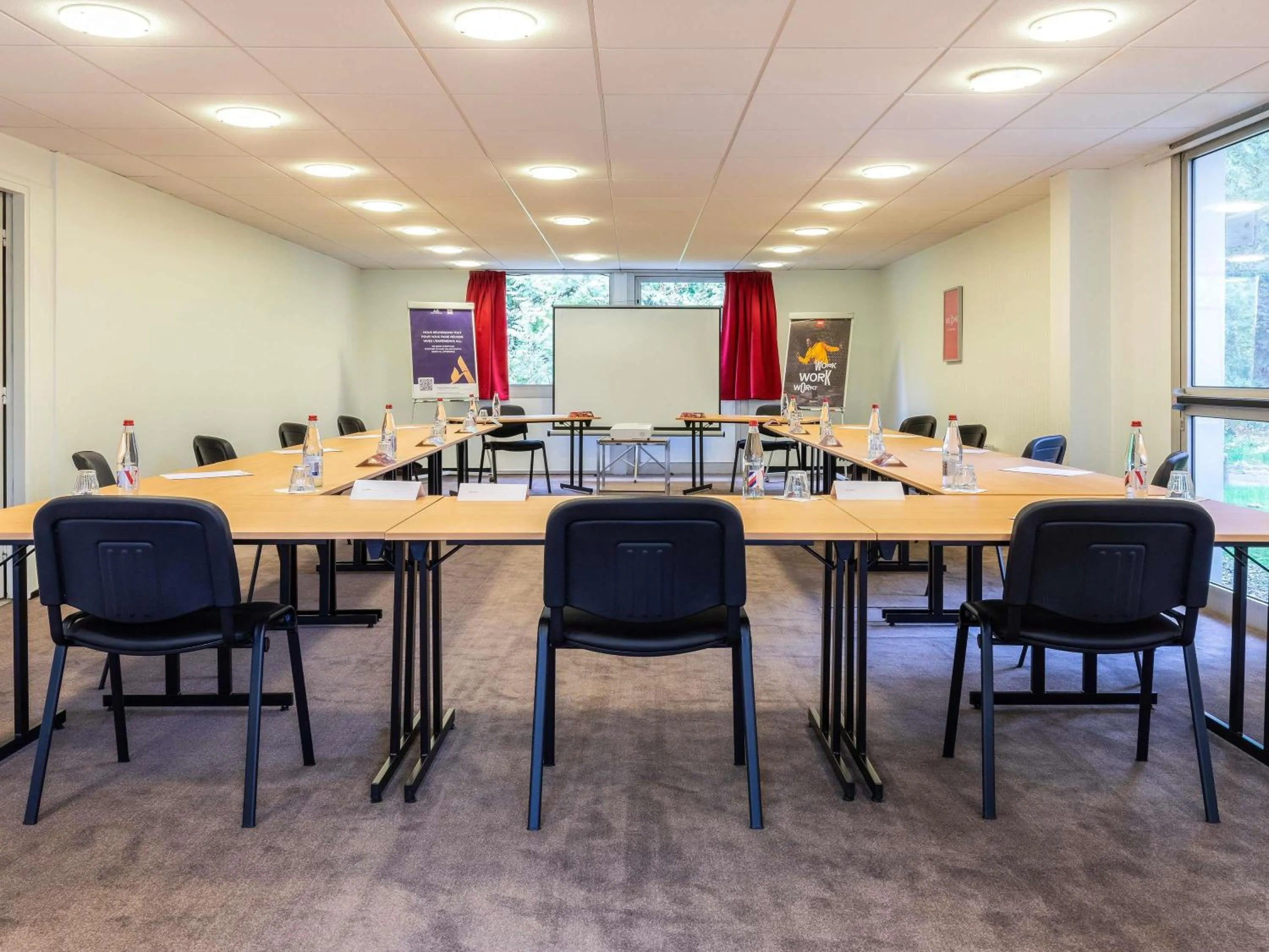 Meeting/conference room in ibis Velizy Jouy-En-Josas