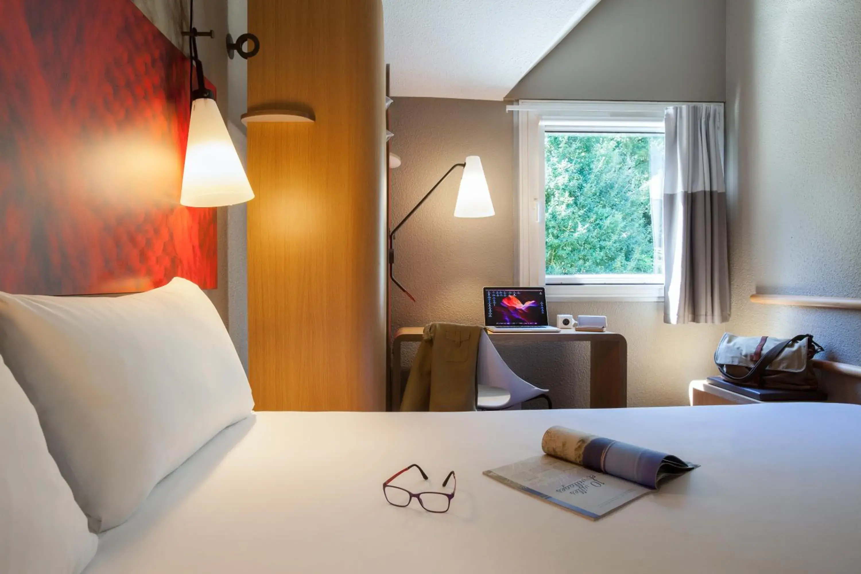 Bedroom, Bed in ibis Velizy Jouy-En-Josas Bedroom, Bed in ibis Velizy Jouy-En-Josas