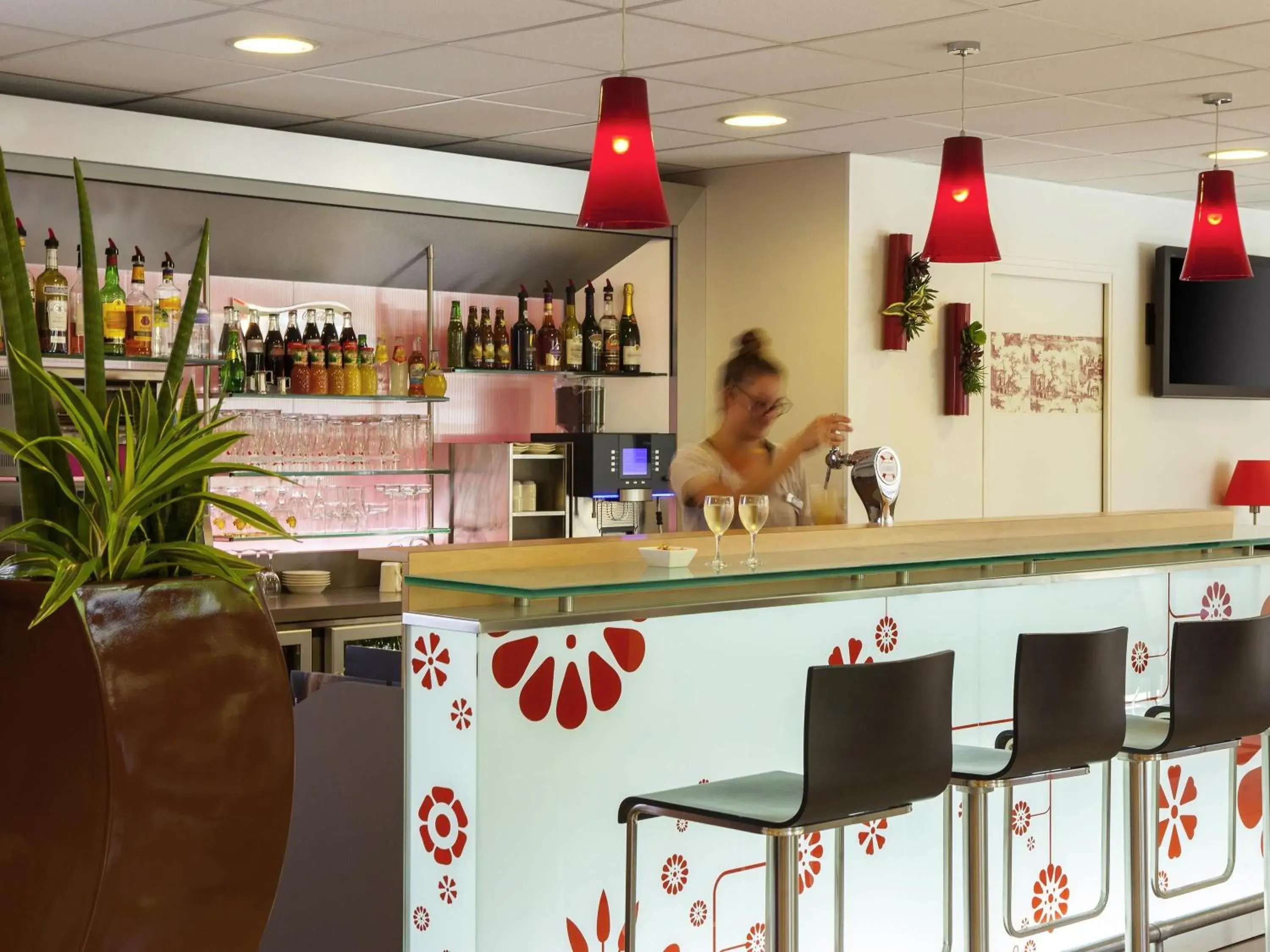 Lounge or bar in ibis Velizy Jouy-En-Josas Lounge or bar in ibis Velizy Jouy-En-Josas