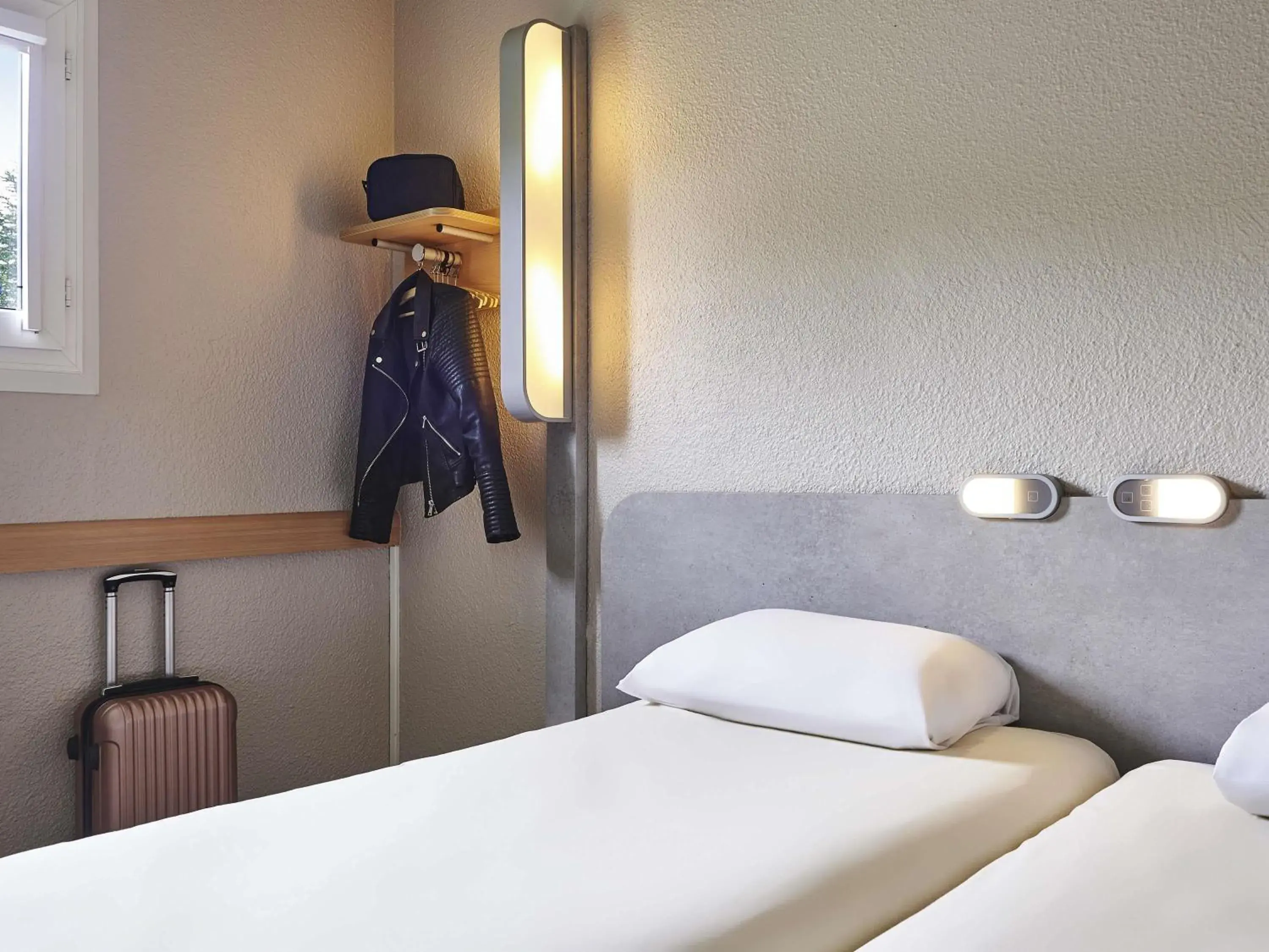 Bedroom, Bed in ibis budget Versailles Chateau Saint cyr l'Ecole Bedroom, Bed in ibis budget Versailles Chateau Saint cyr l'Ecole