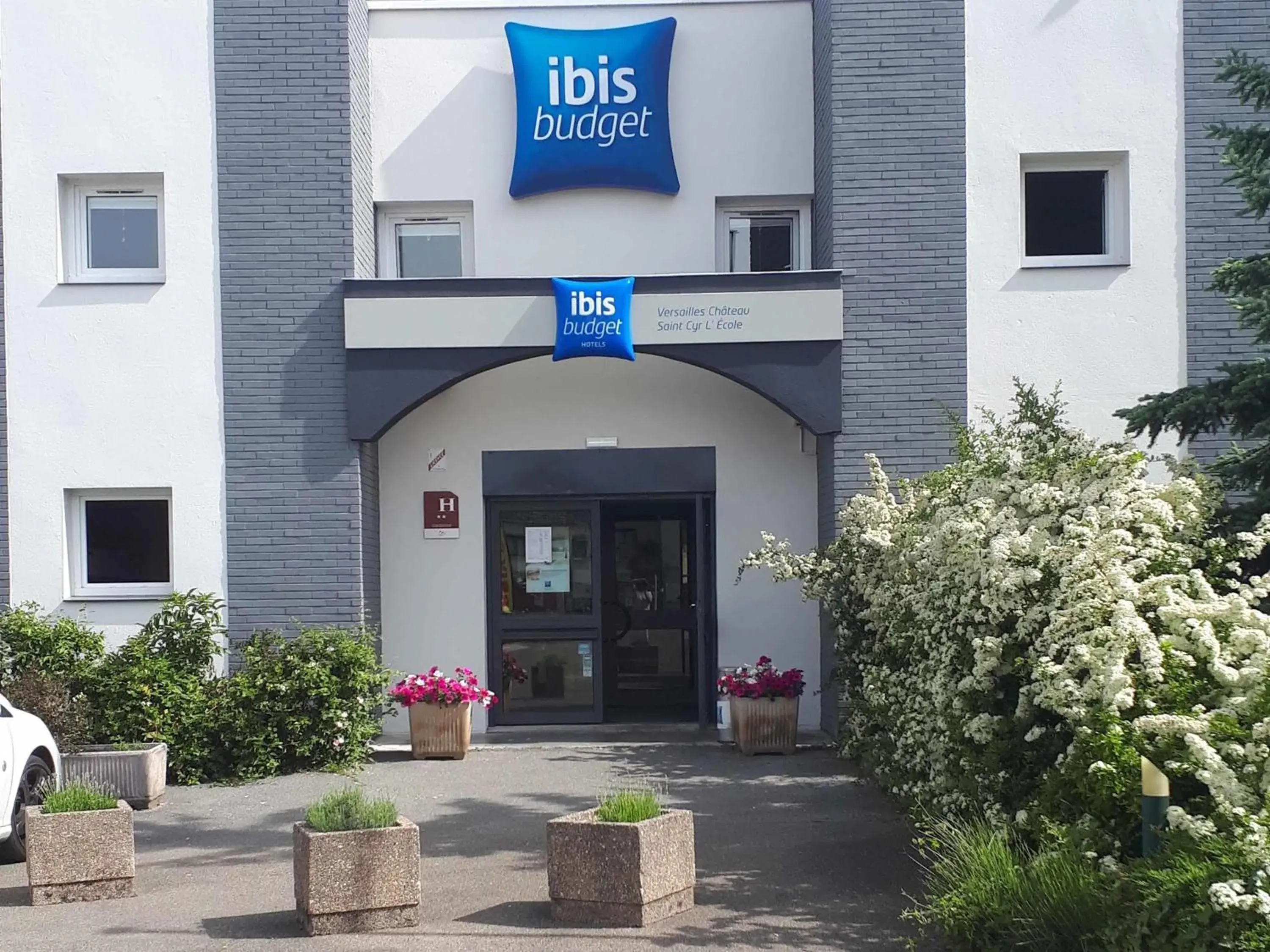 Property building in ibis budget Versailles Chateau Saint cyr l'Ecole Property building in ibis budget Versailles Chateau Saint cyr l'Ecole