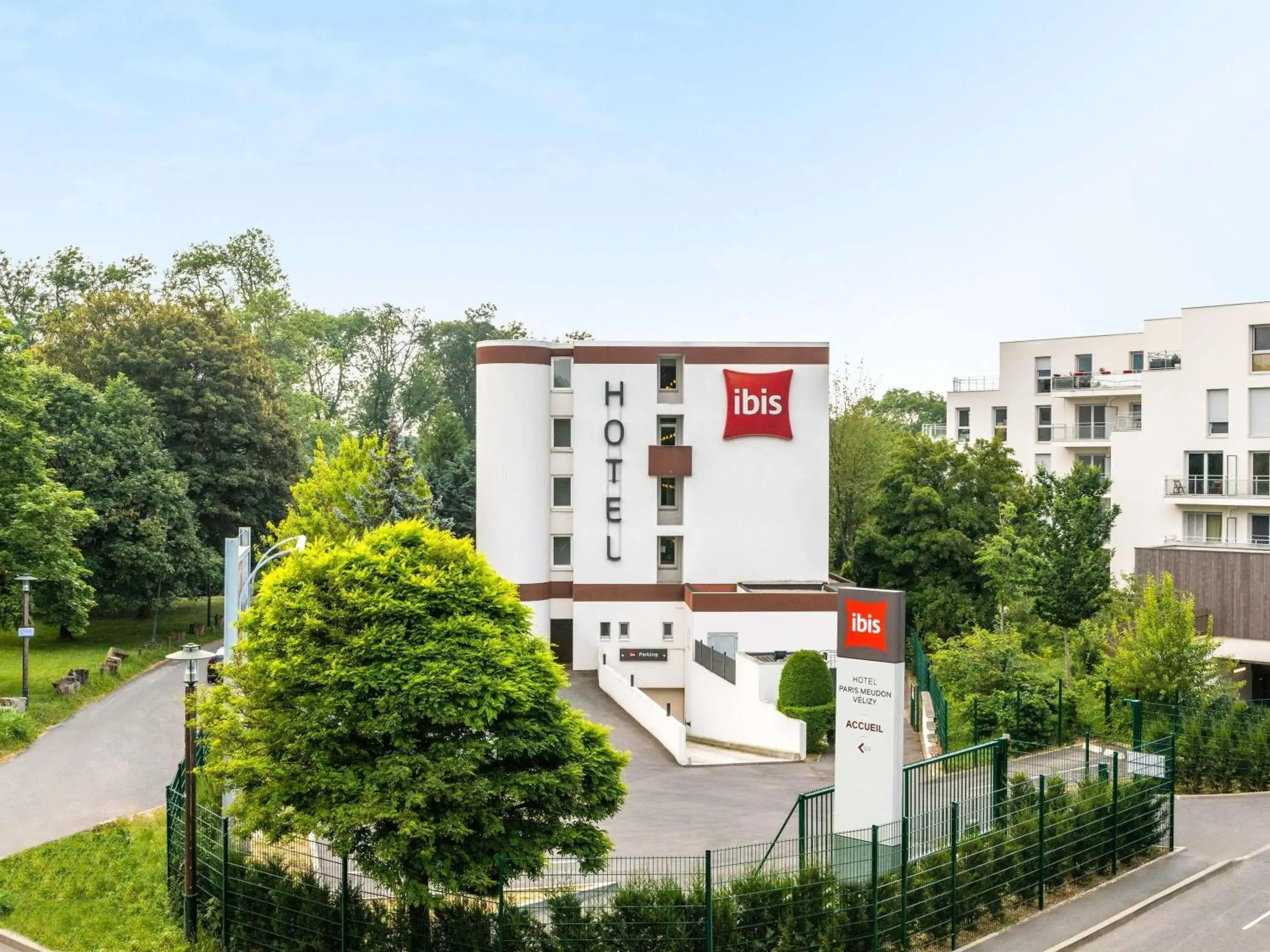 Property building in ibis Paris Meudon Velizy Property building in ibis Paris Meudon Velizy