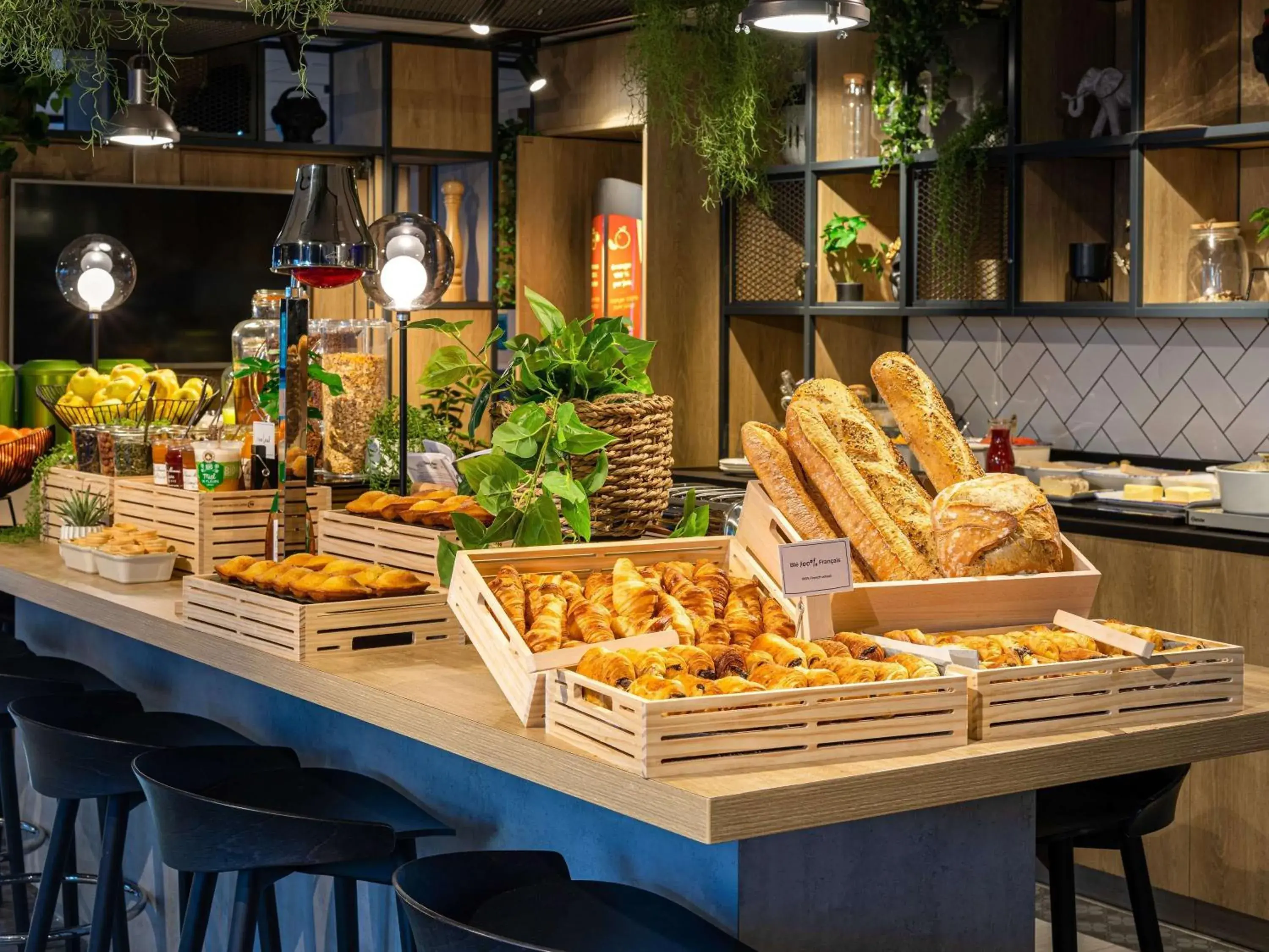 Breakfast in ibis Paris Meudon Velizy Breakfast in ibis Paris Meudon Velizy