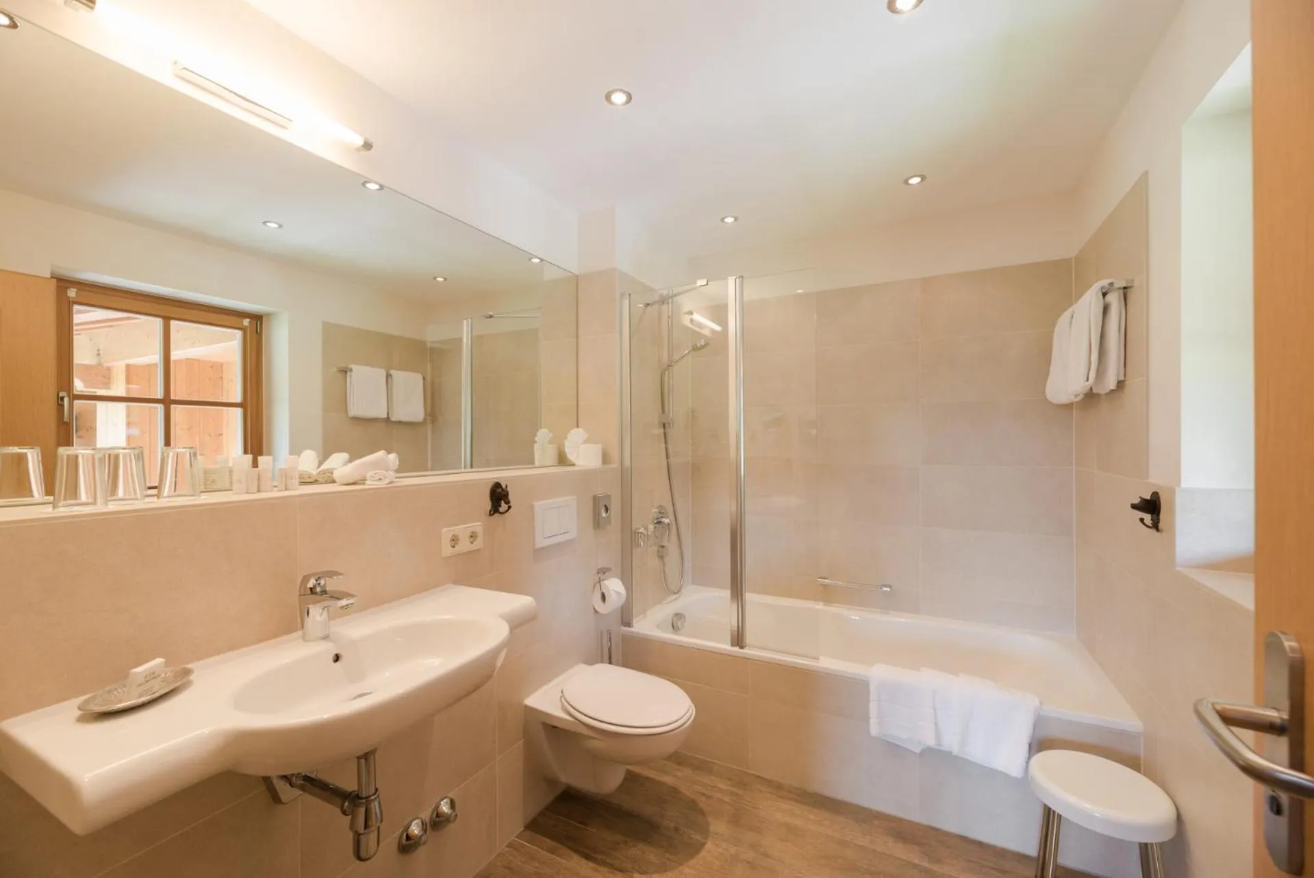 Shower in Relais & Châteaux Gut Steinbach Hotel Chalets SPA