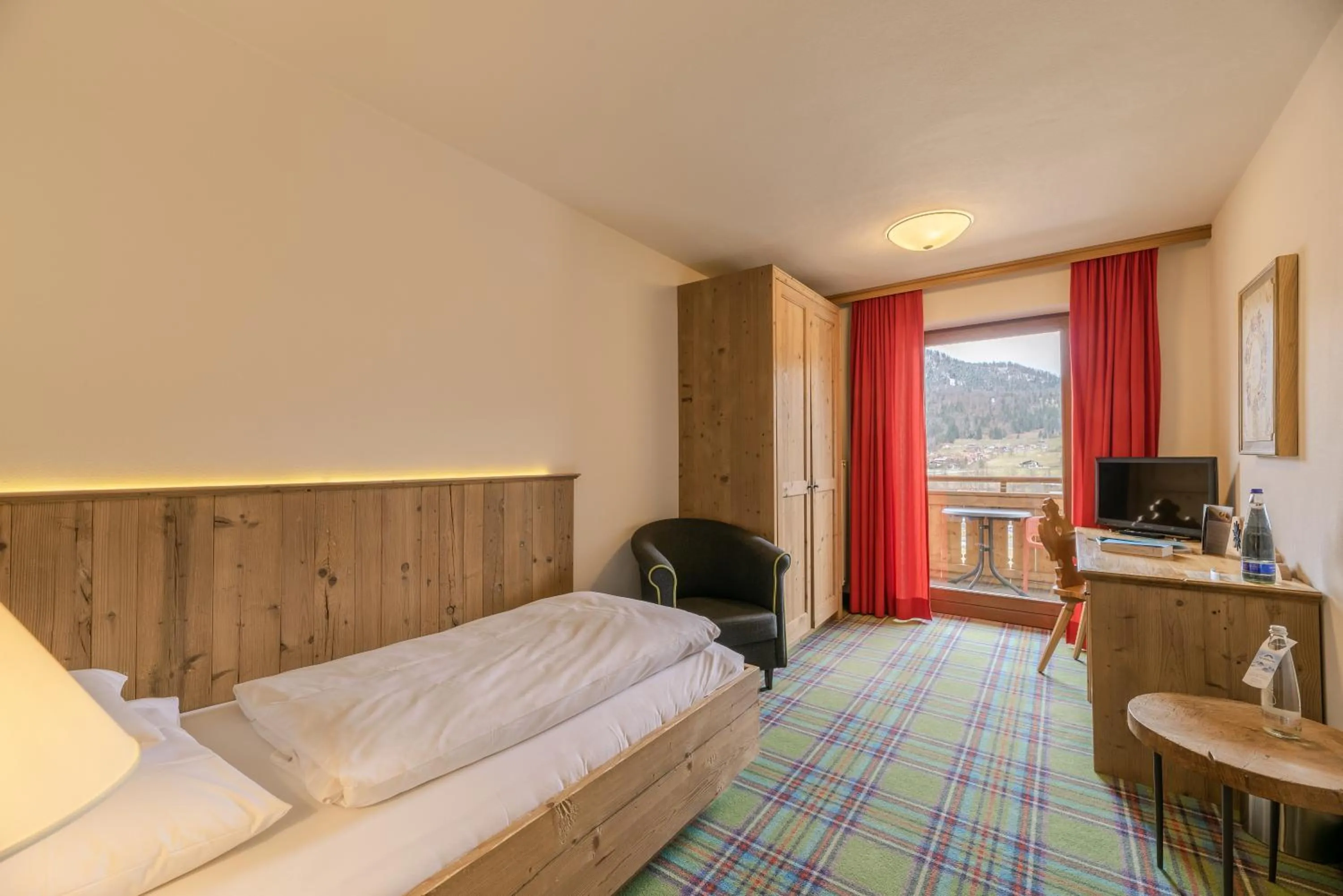 Bed in Relais & Châteaux Gut Steinbach Hotel Chalets SPA