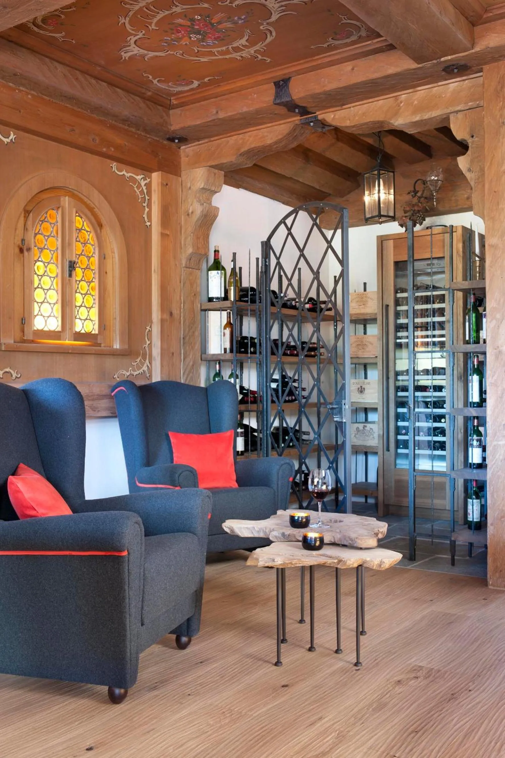 Lounge or bar in Relais & Châteaux Gut Steinbach Hotel Chalets SPA