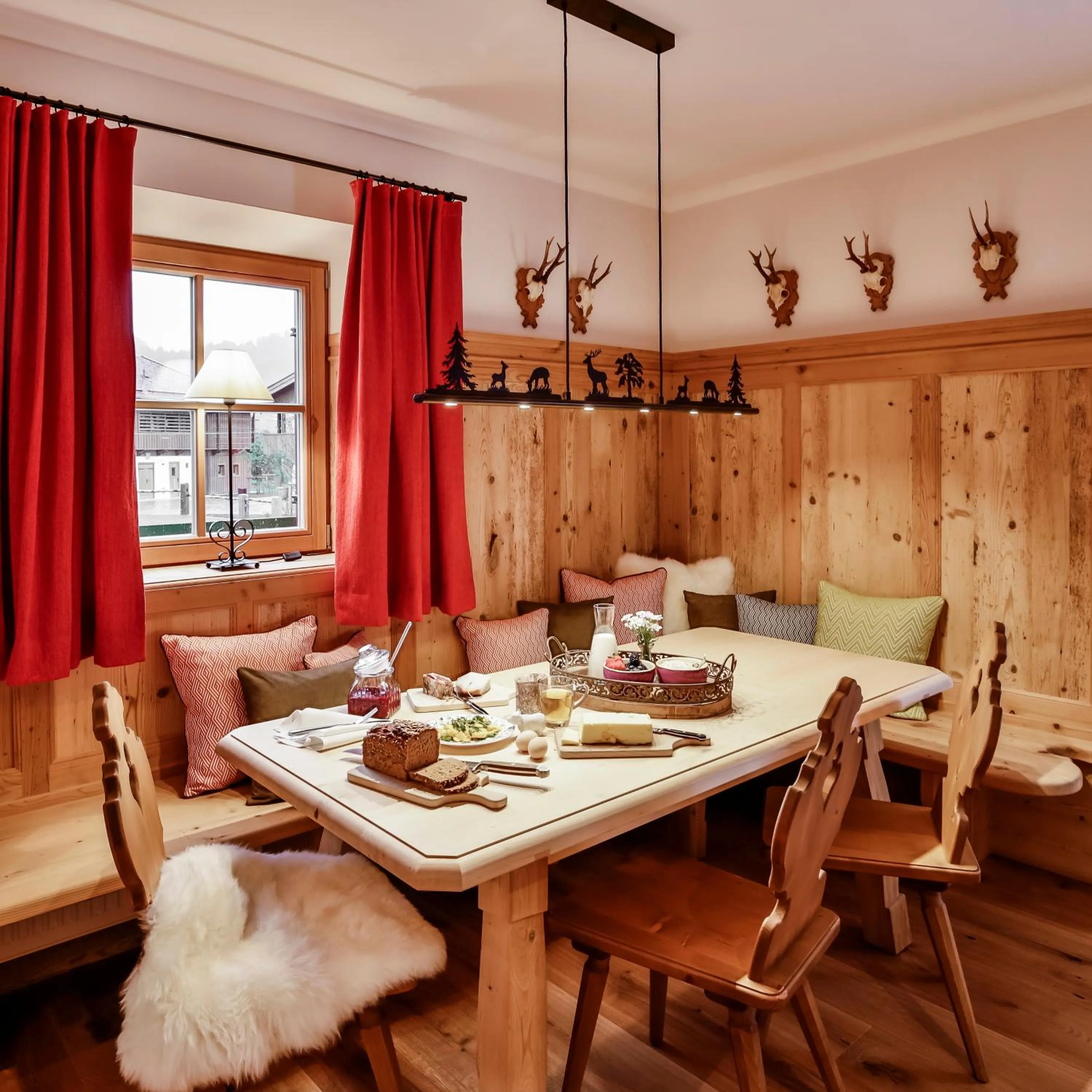 Dining area in Relais & Châteaux Gut Steinbach Hotel Chalets SPA